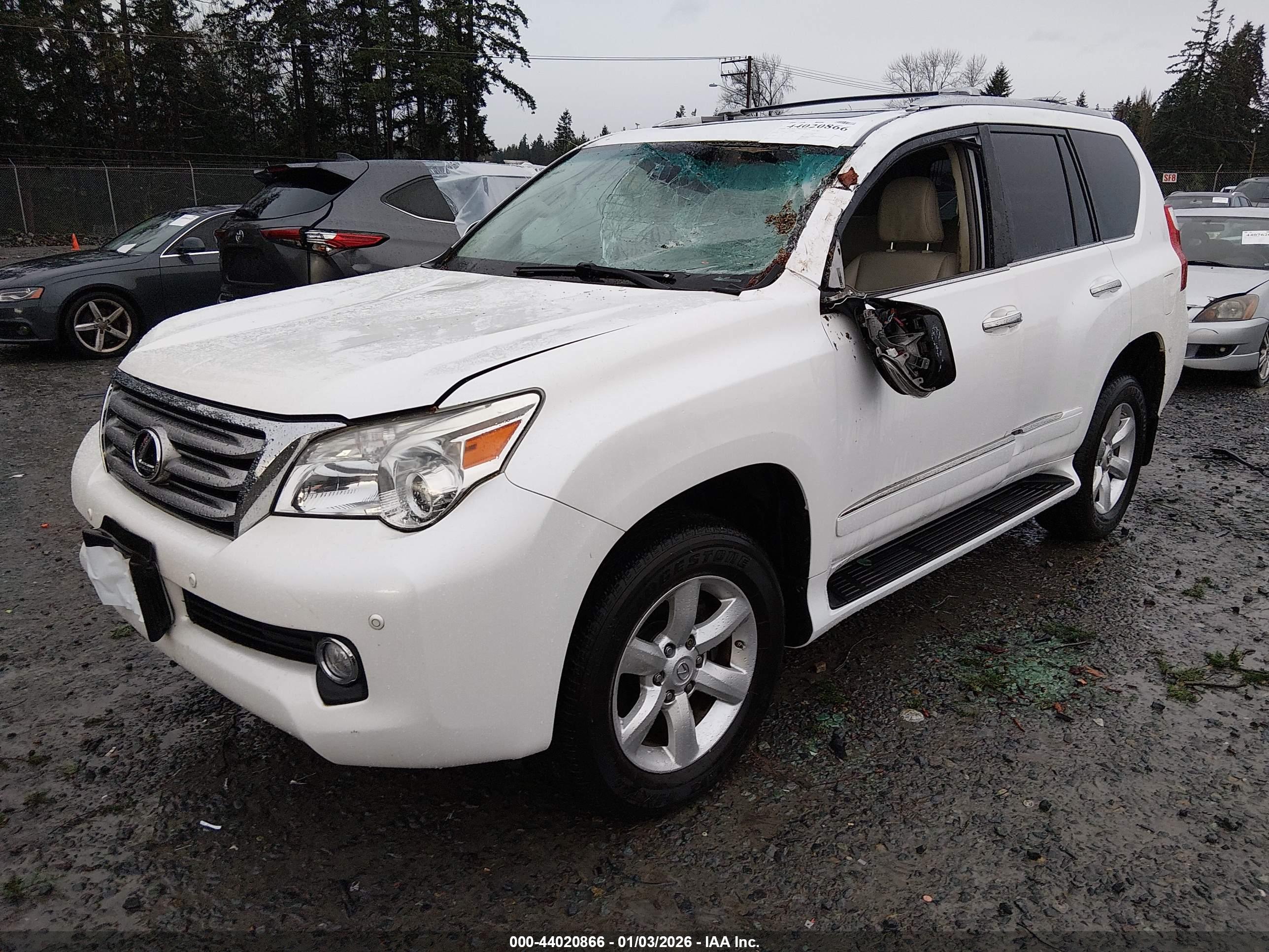 LEXUS GX image 2