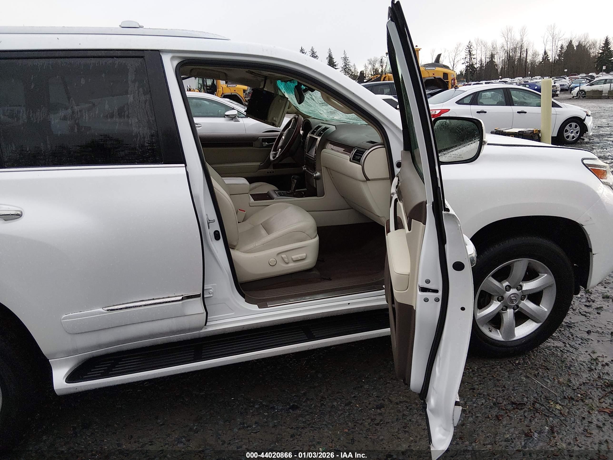 LEXUS GX image 5