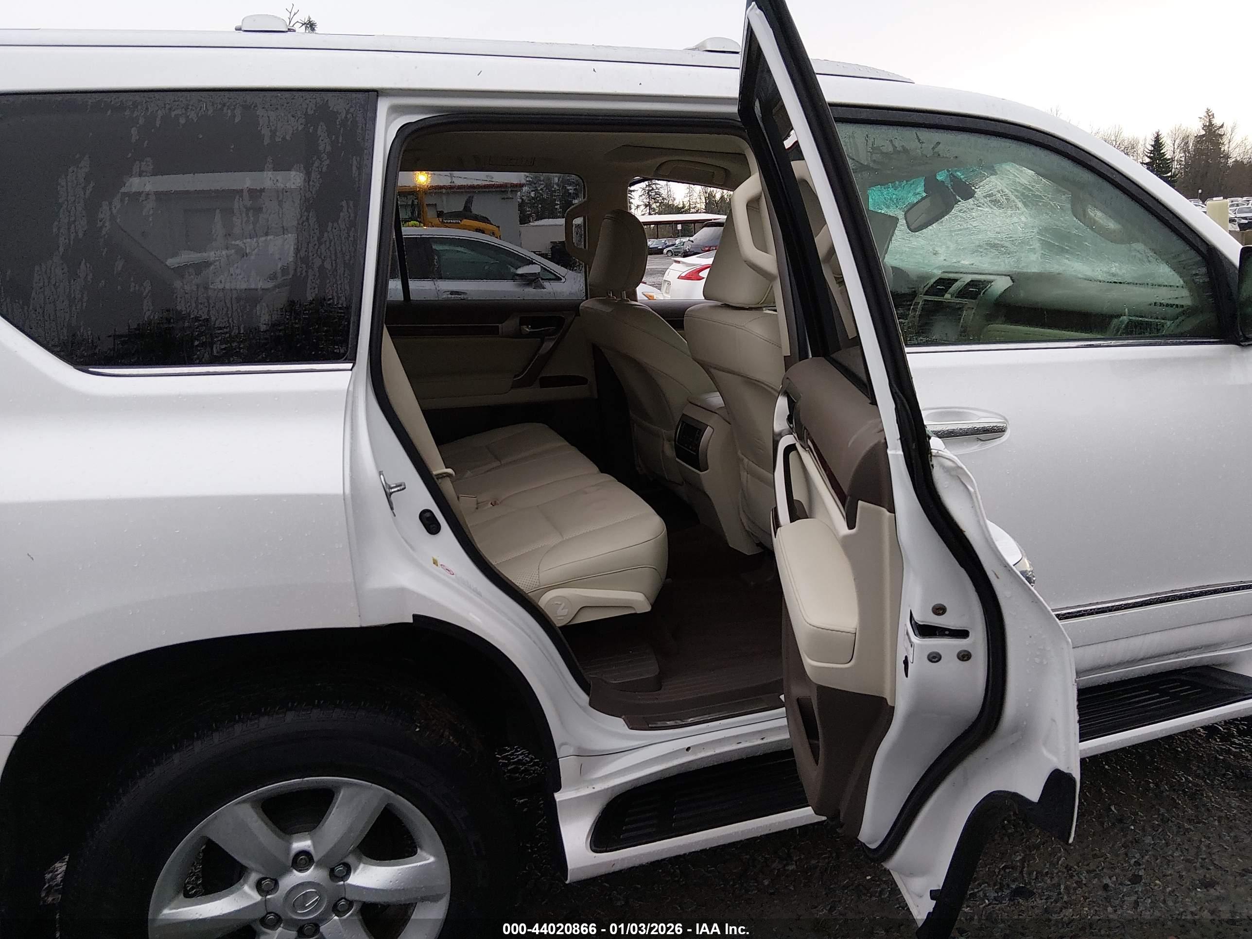 LEXUS GX image 8