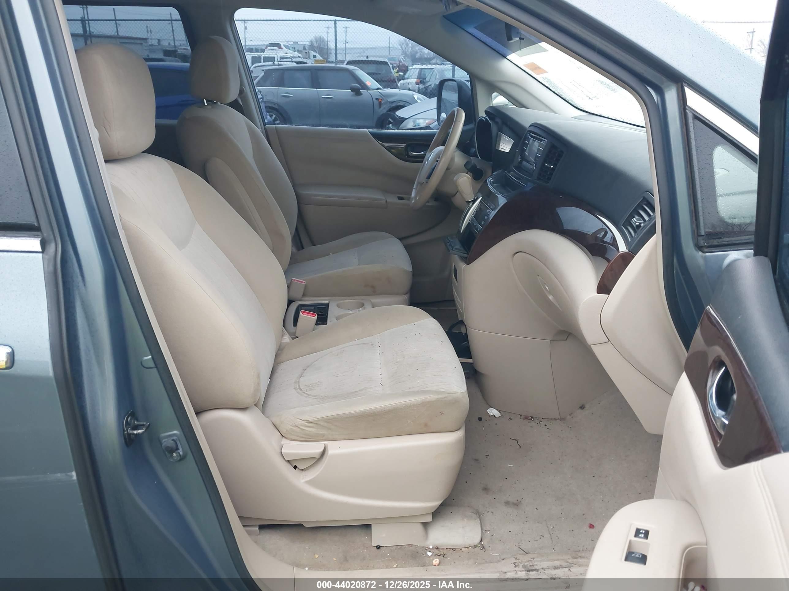NISSAN QUEST image 5