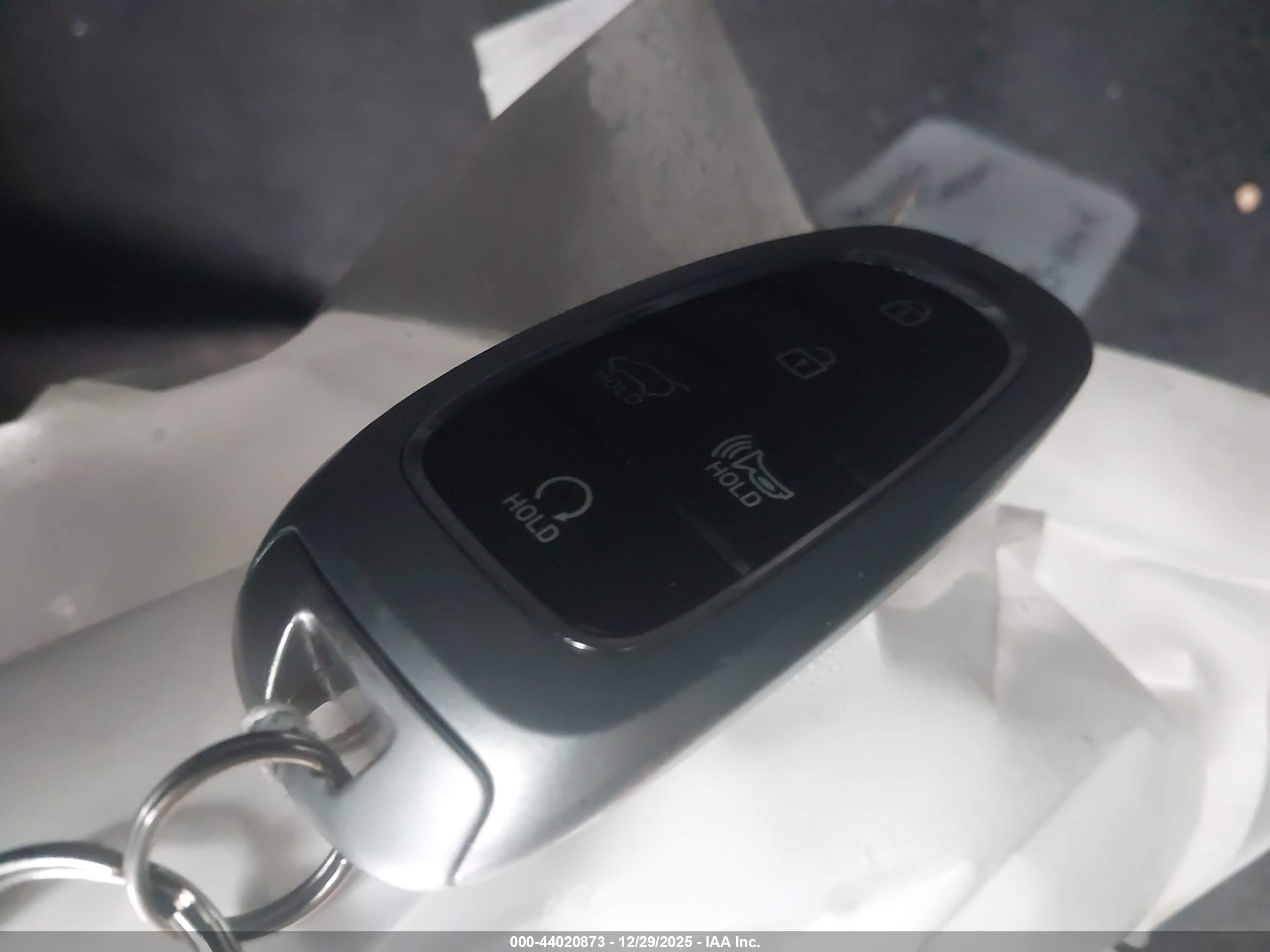 HYUNDAI TUCSON image 11
