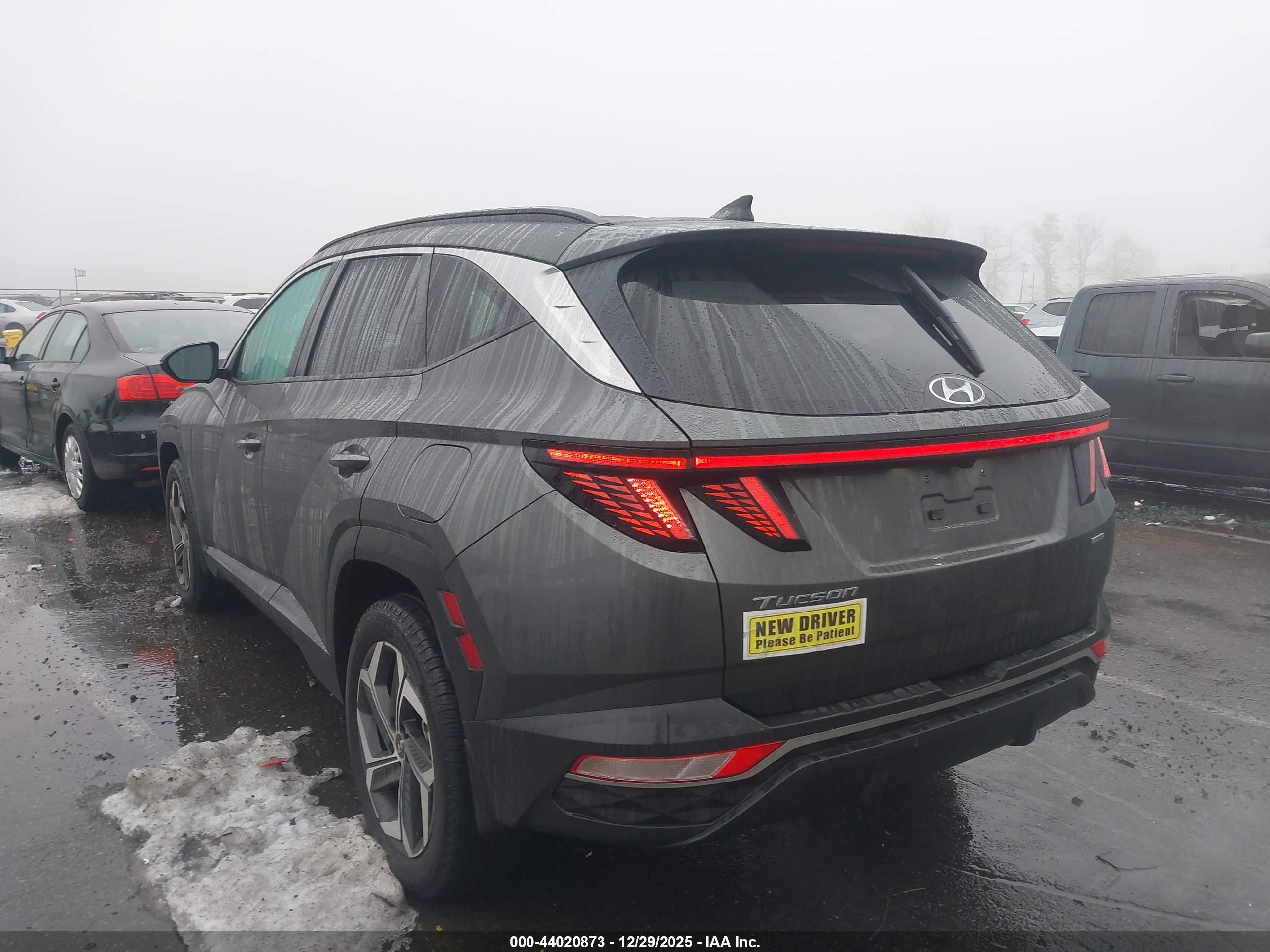 HYUNDAI TUCSON image 3