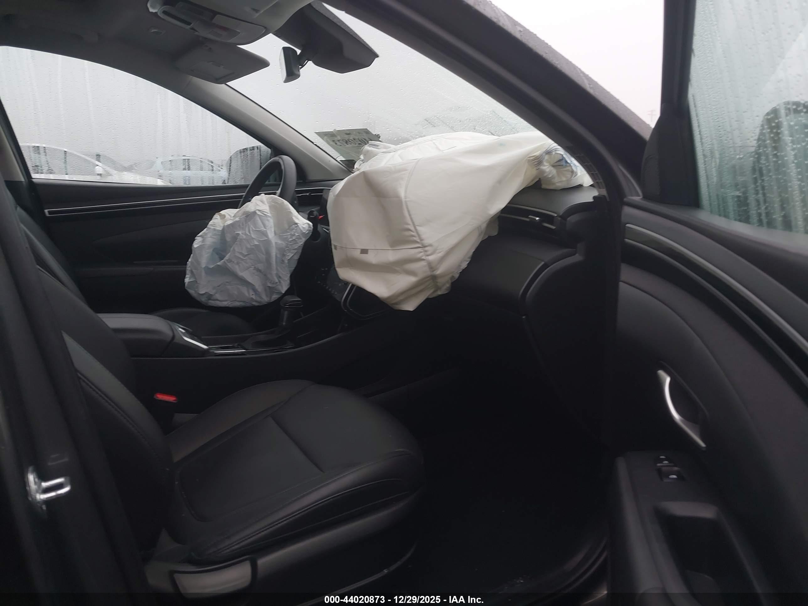 HYUNDAI TUCSON image 5