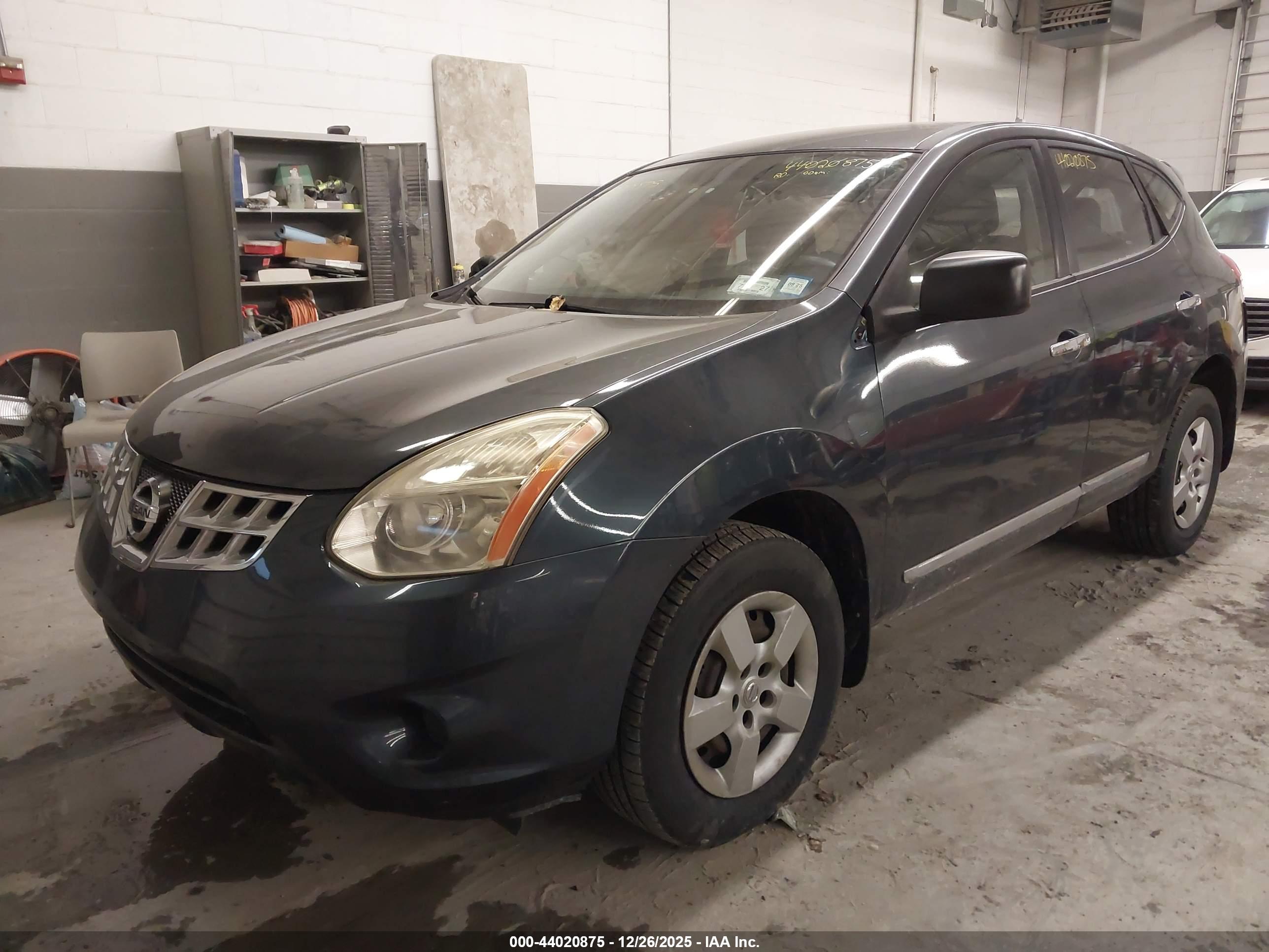 NISSAN ROGUE image 2