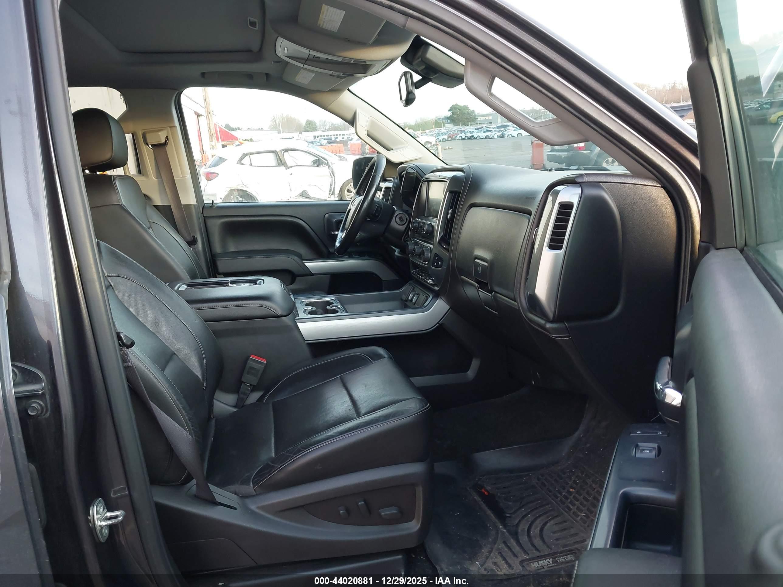 CHEVROLET SILVERADO image 5
