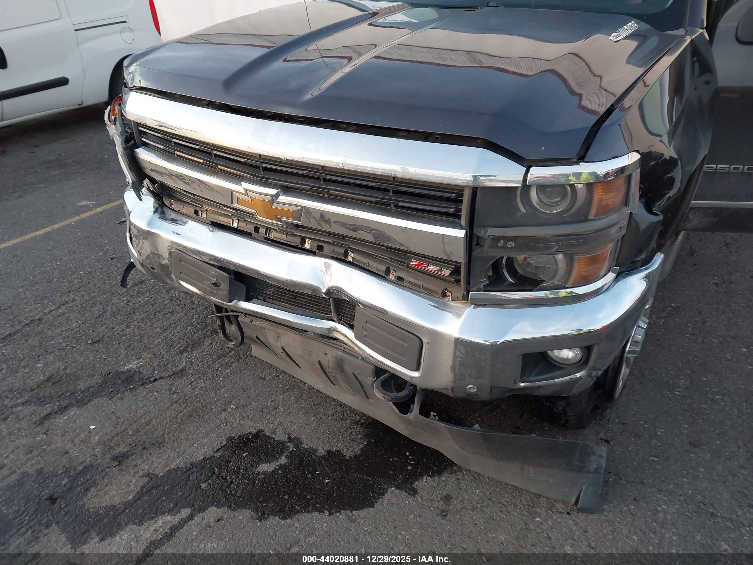 CHEVROLET SILVERADO image 6