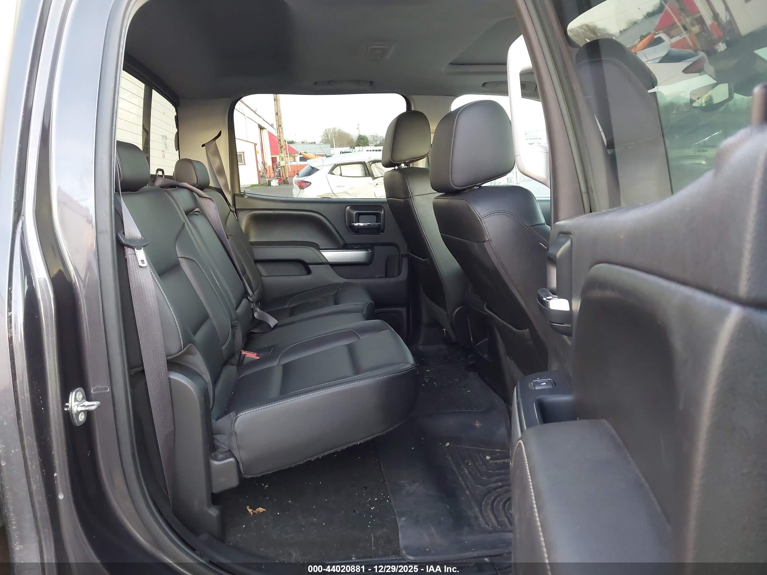 CHEVROLET SILVERADO image 8