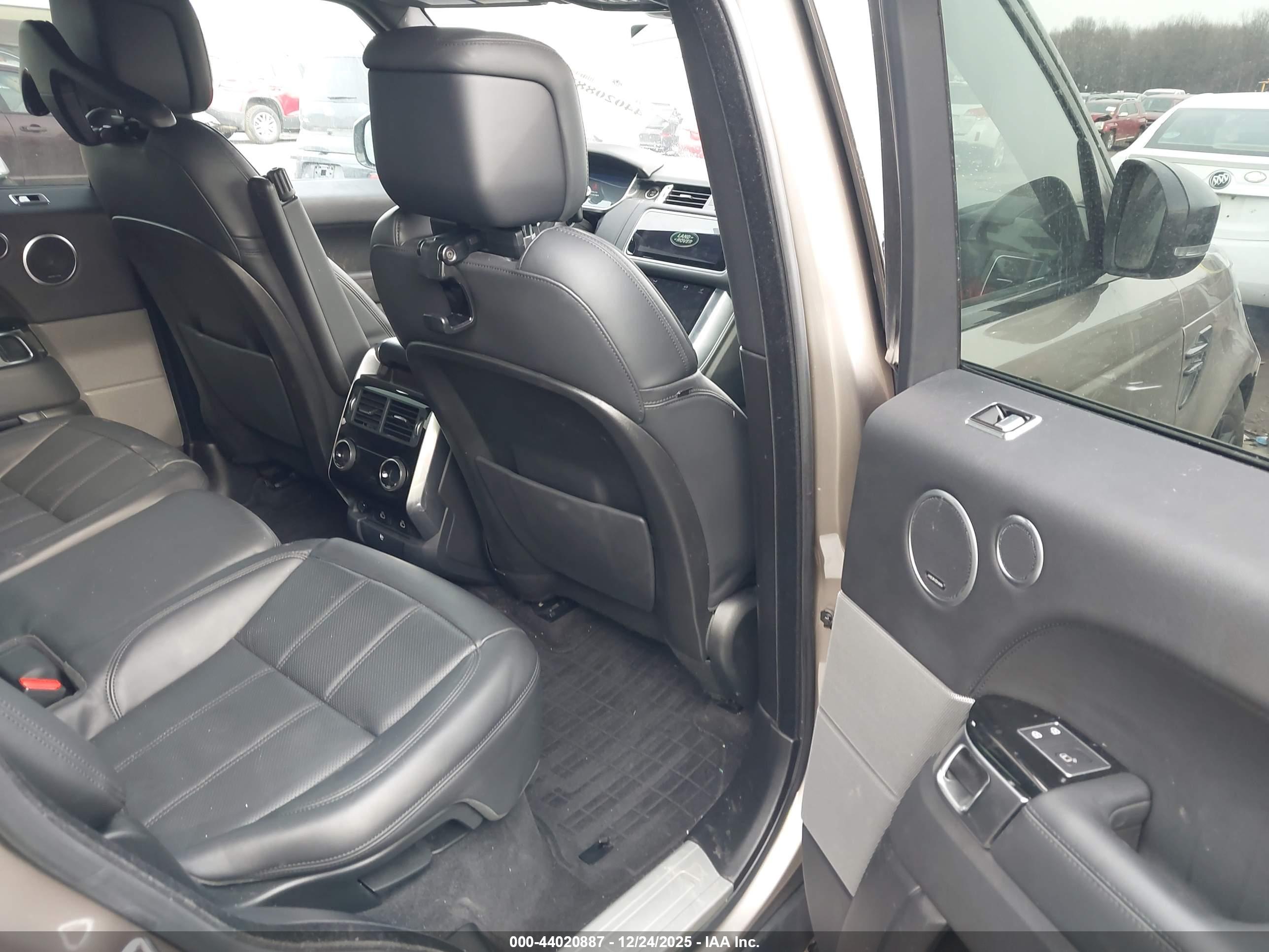 LAND ROVER image 8