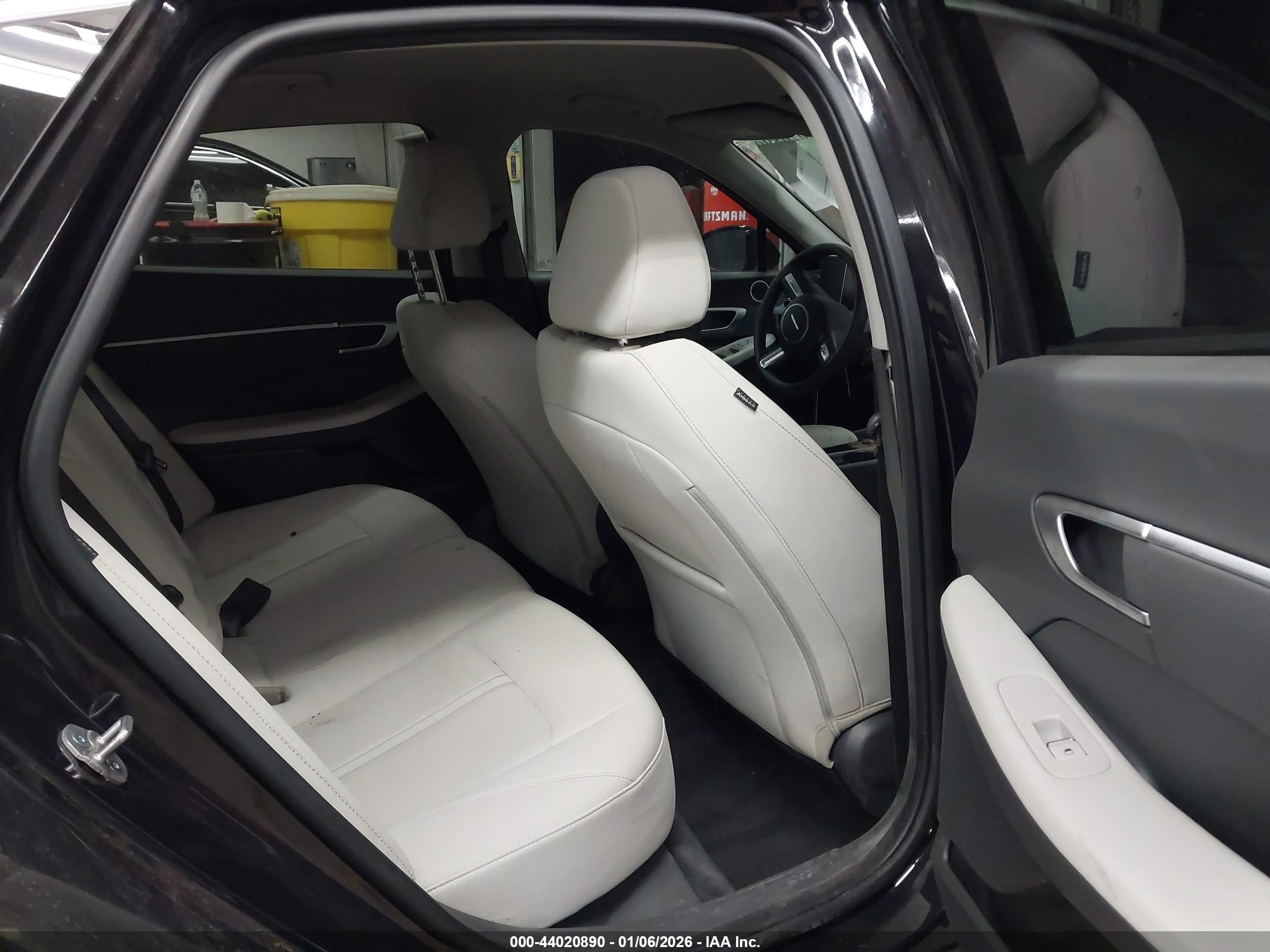 HYUNDAI SONATA image 8