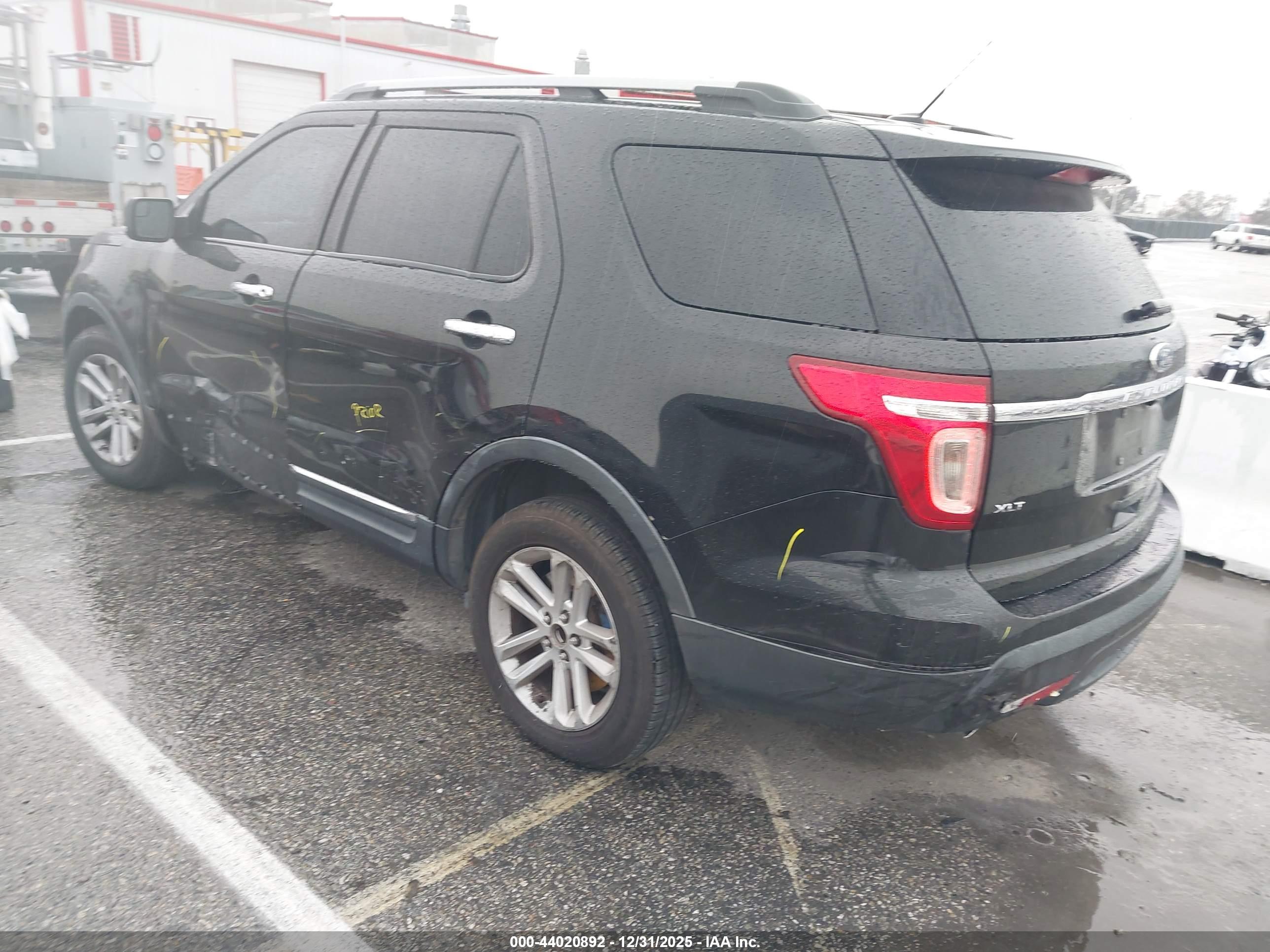 FORD EXPLORER image 3