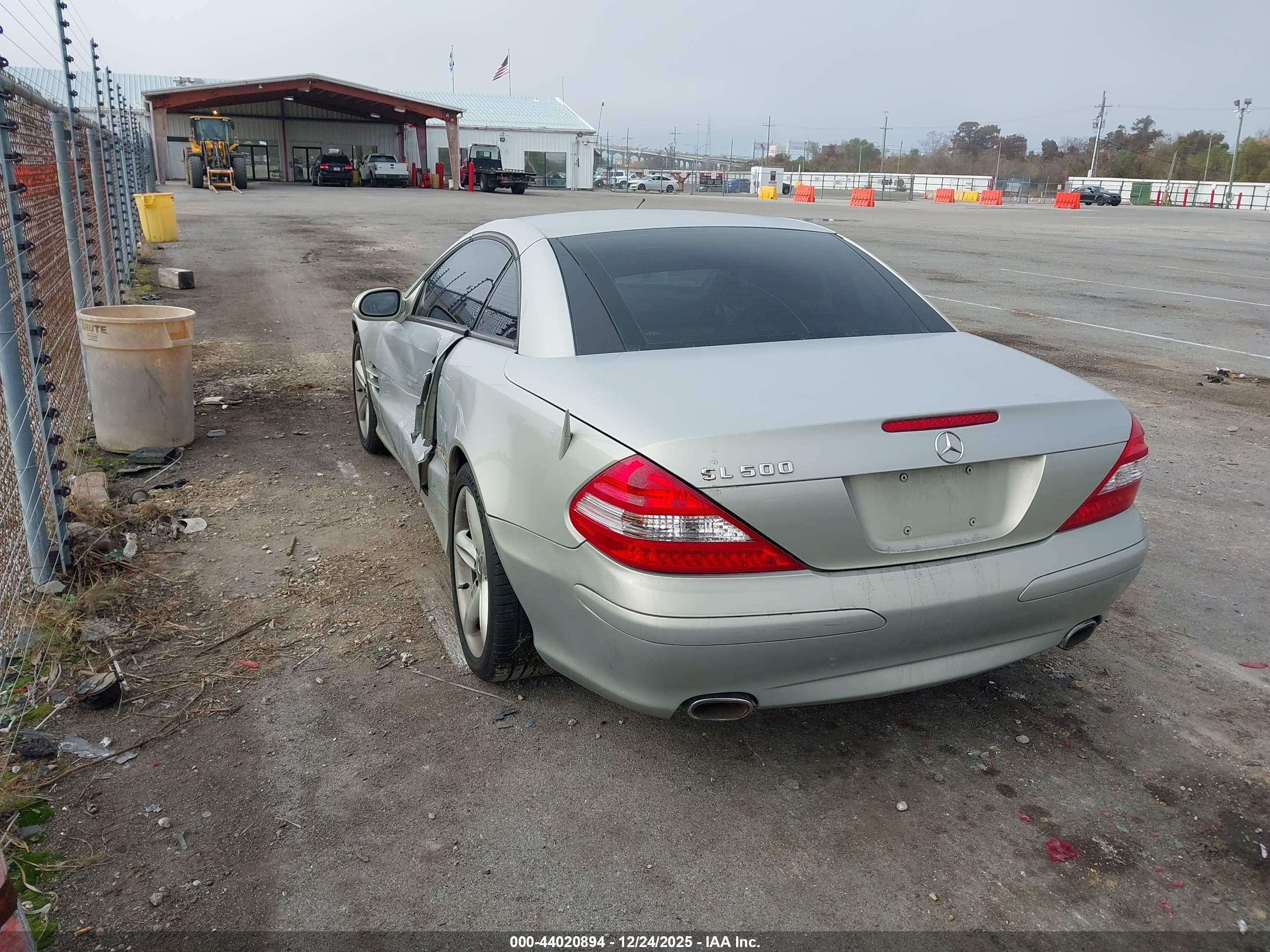 MERCEDES-BENZ SL image 3