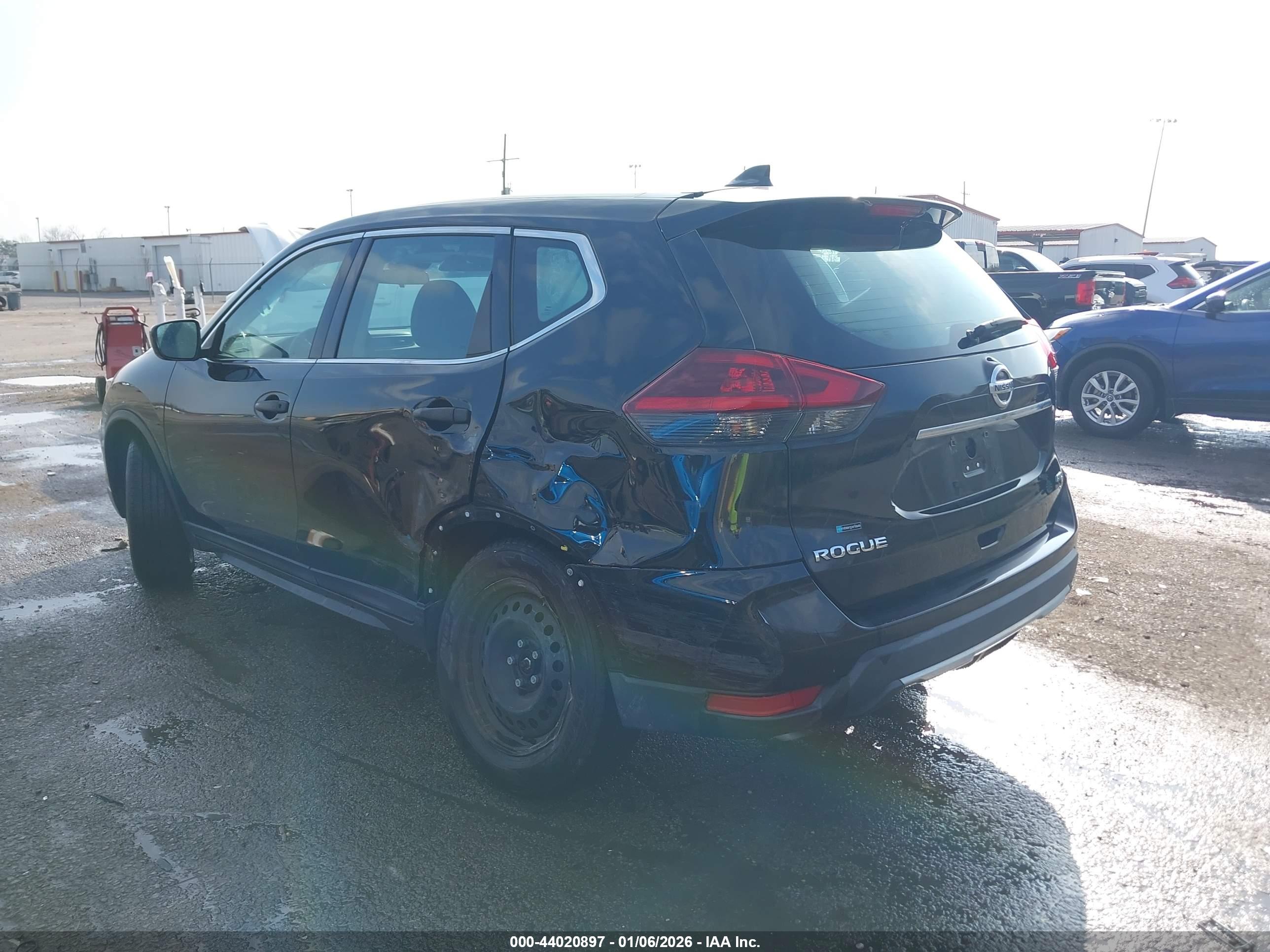 NISSAN ROGUE image 3