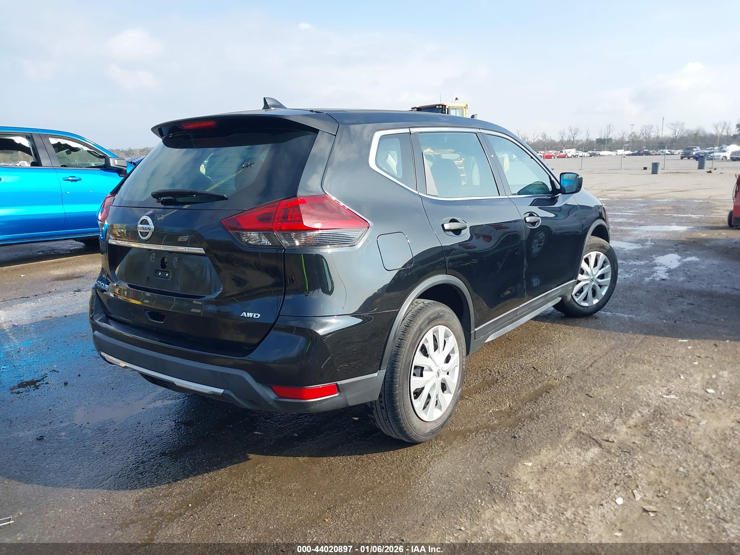 NISSAN ROGUE image 4