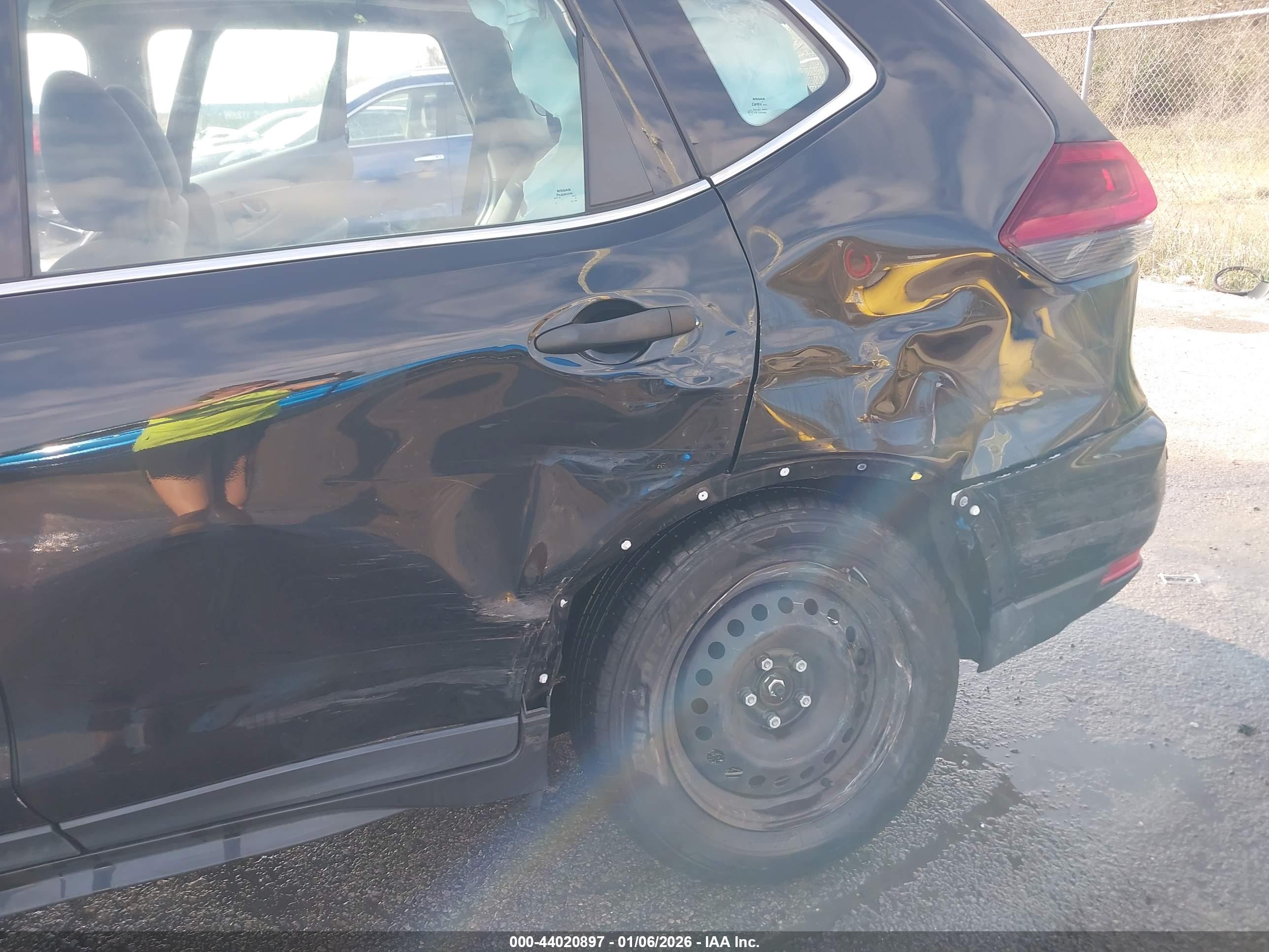 NISSAN ROGUE image 6
