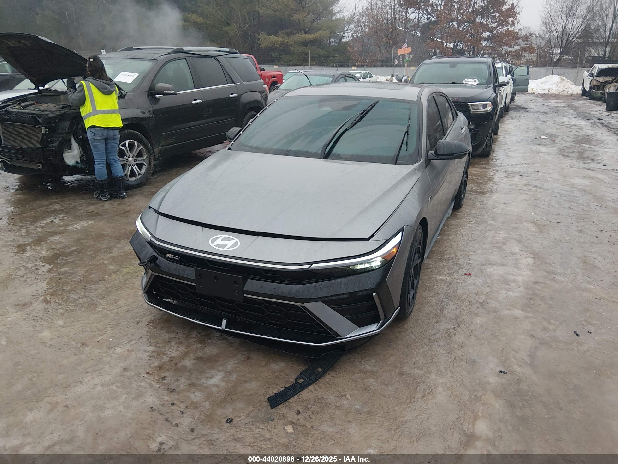 HYUNDAI ELANTRA image 2