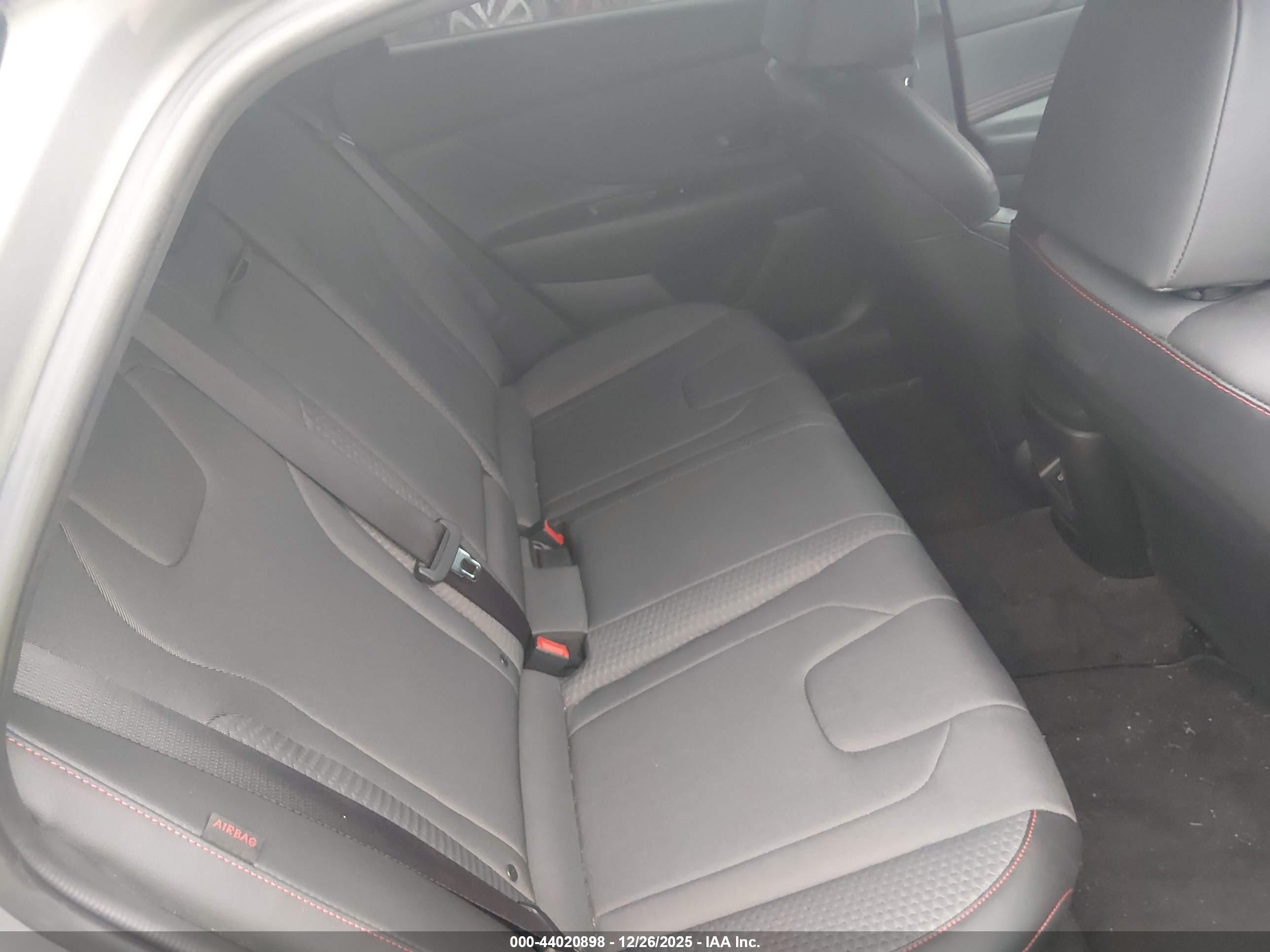 HYUNDAI ELANTRA image 8