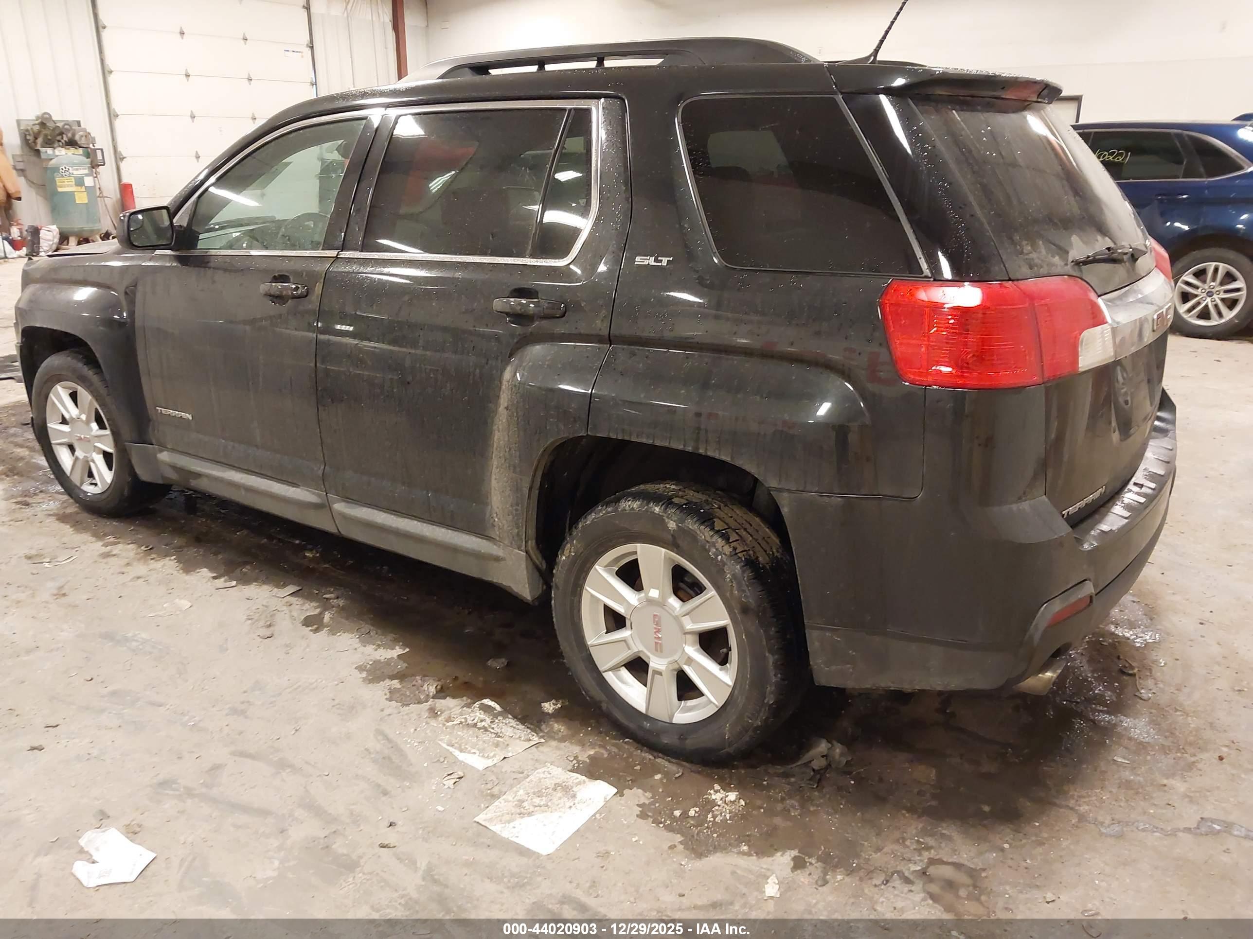 GMC TERRAIN image 3