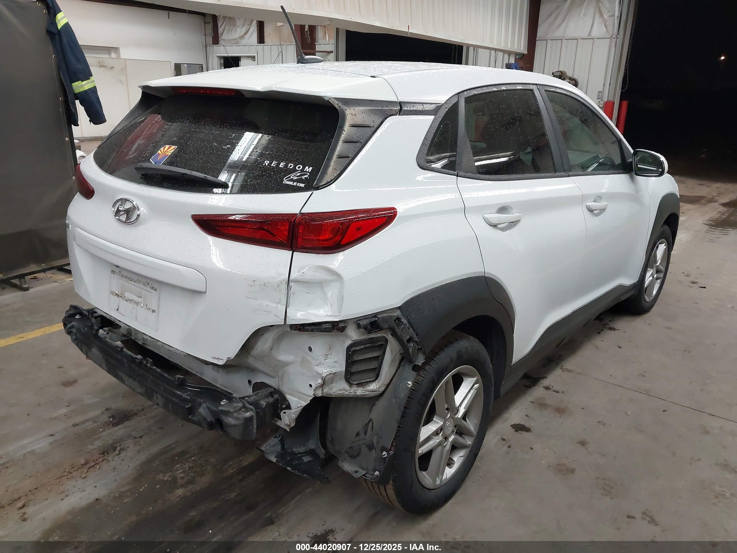 HYUNDAI KONA image 4