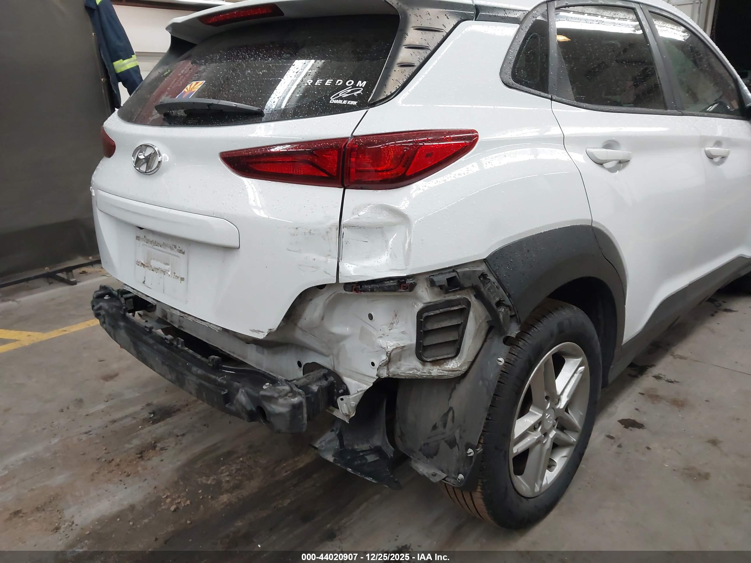 HYUNDAI KONA image 6