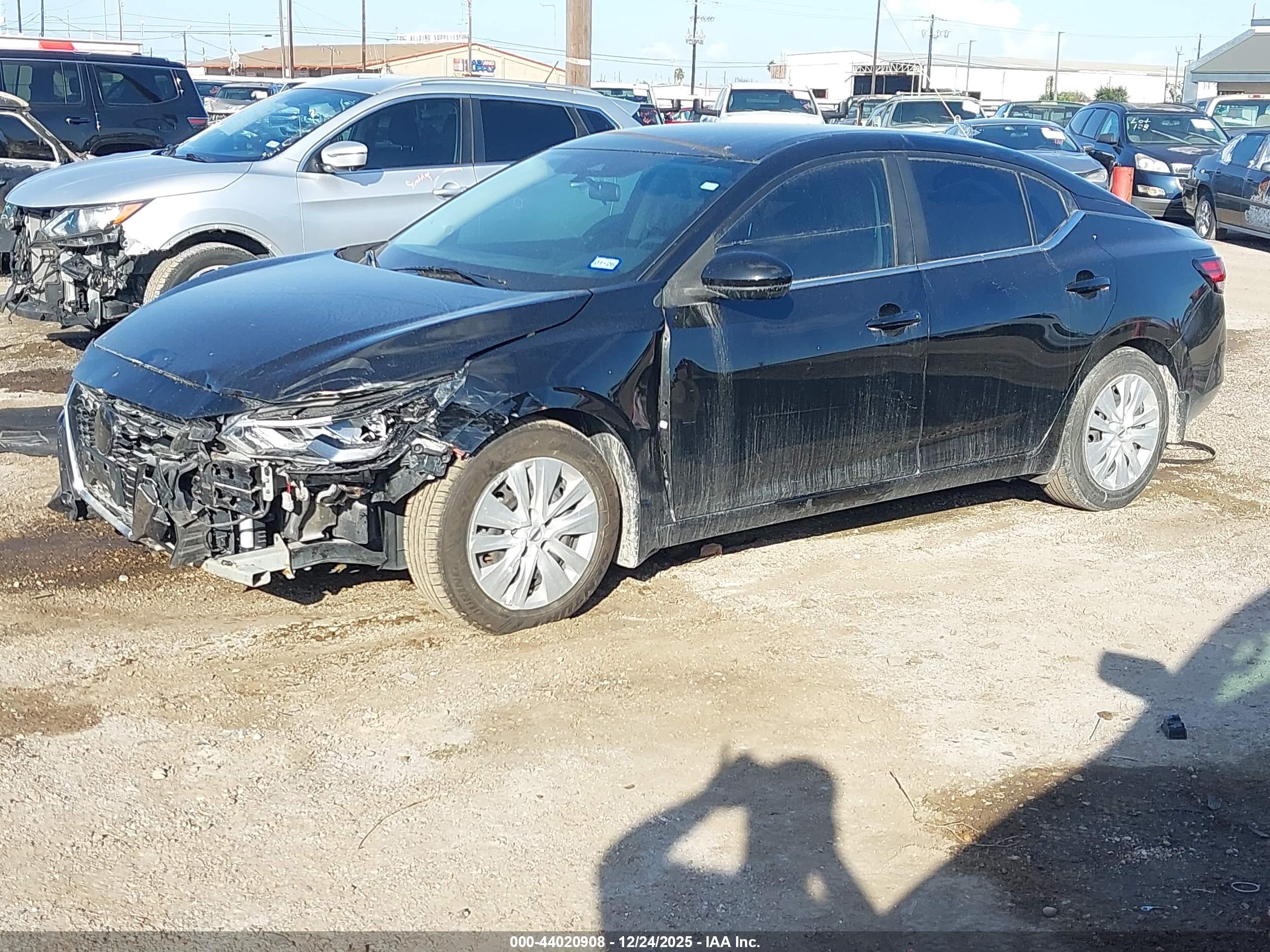 NISSAN SENTRA image 2