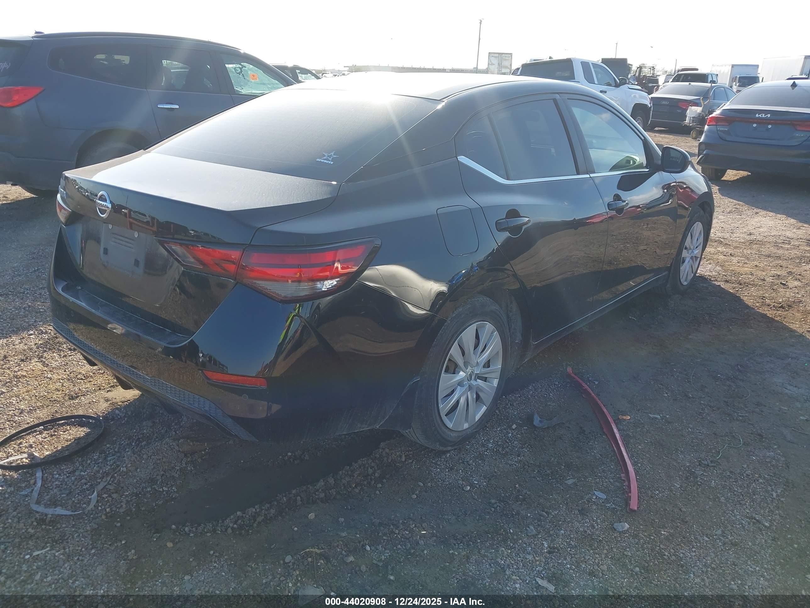NISSAN SENTRA image 4
