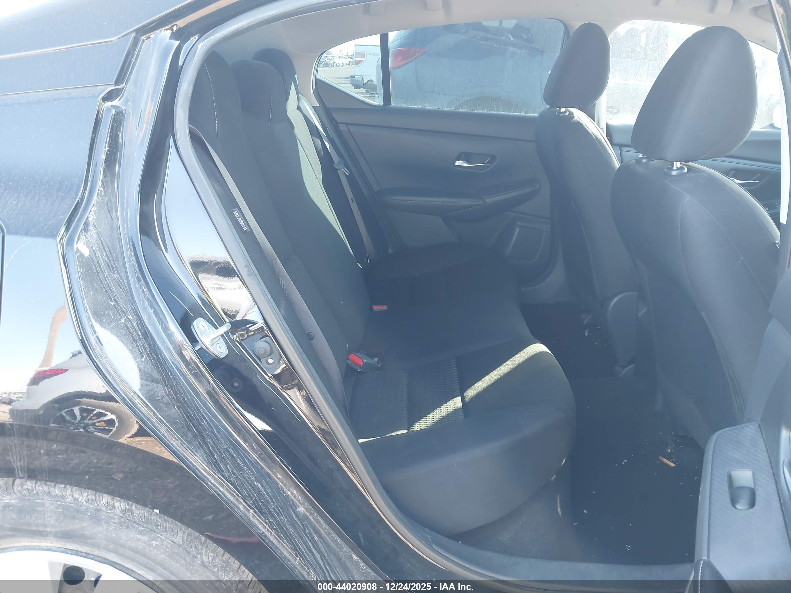 NISSAN SENTRA image 8