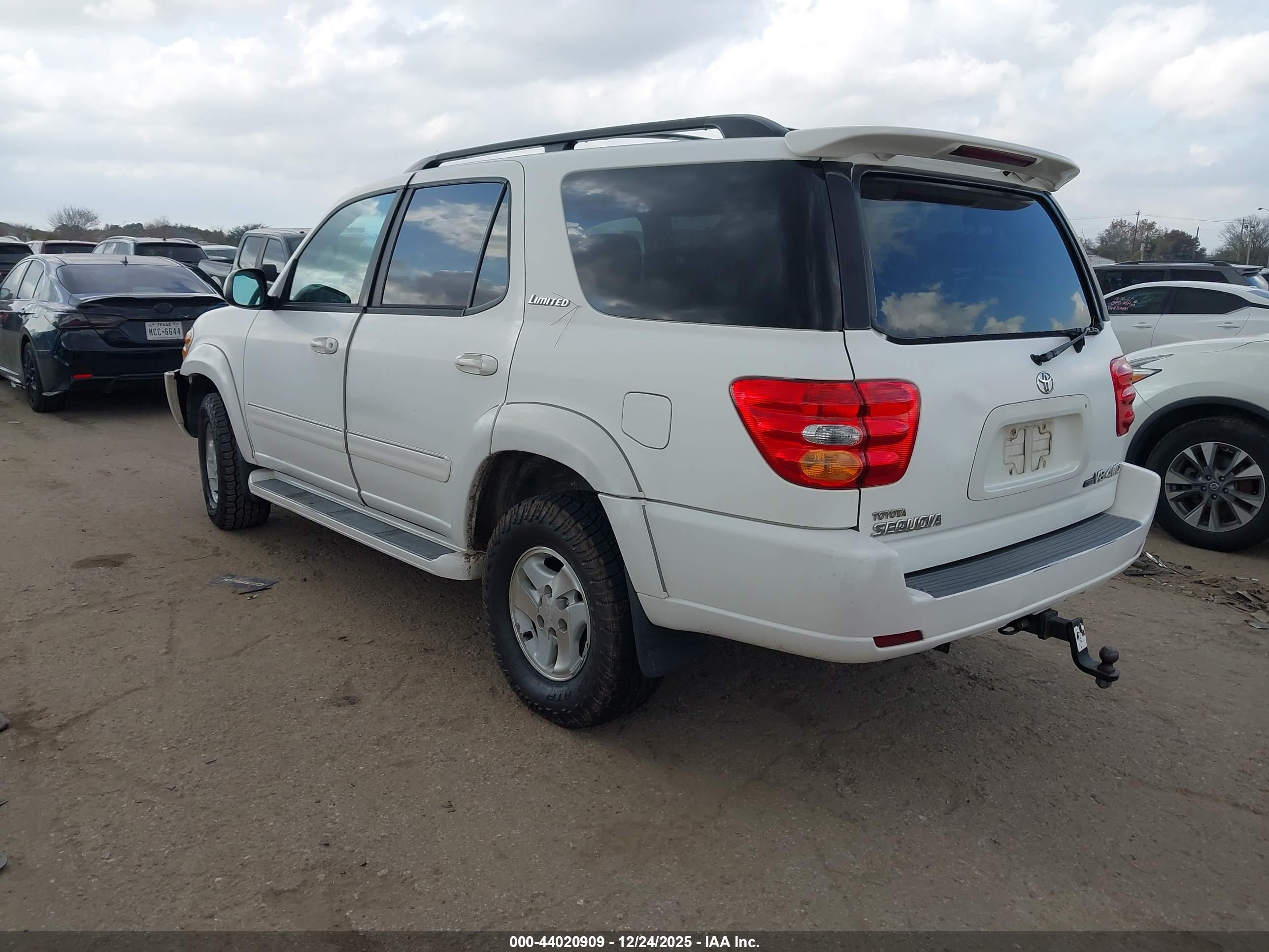 TOYOTA SEQUOIA image 3