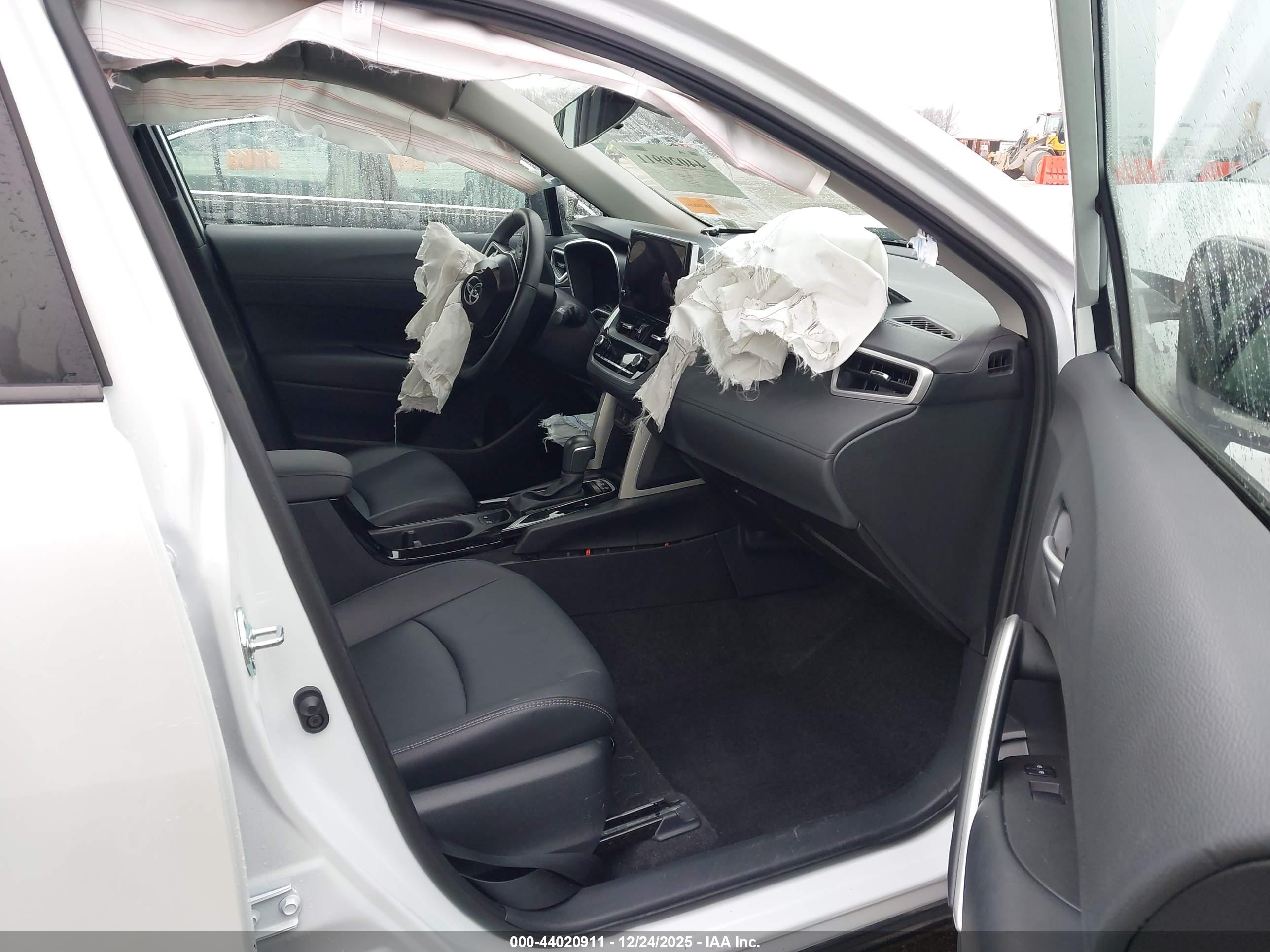 TOYOTA COROLLA image 5