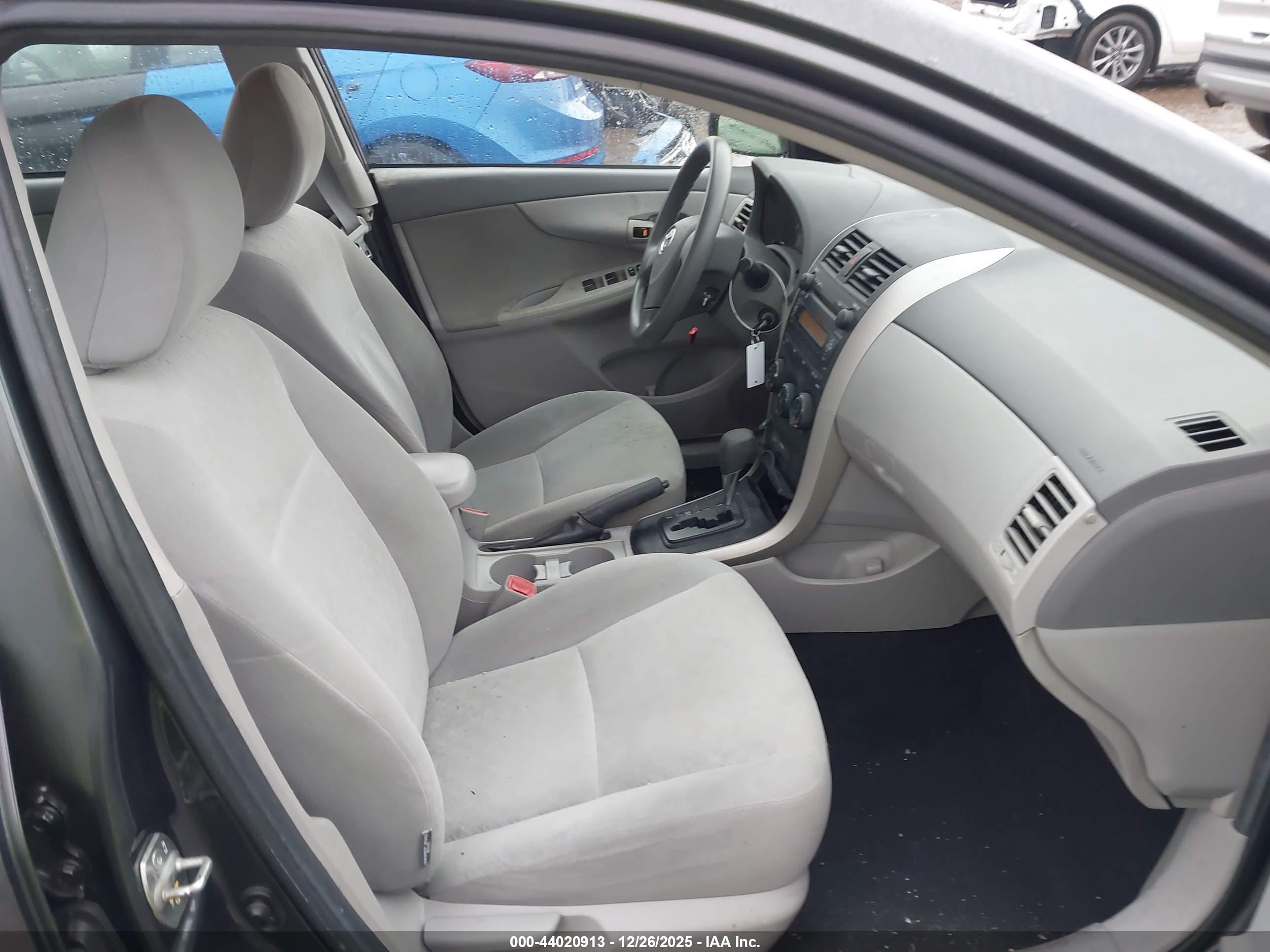 TOYOTA COROLLA image 5