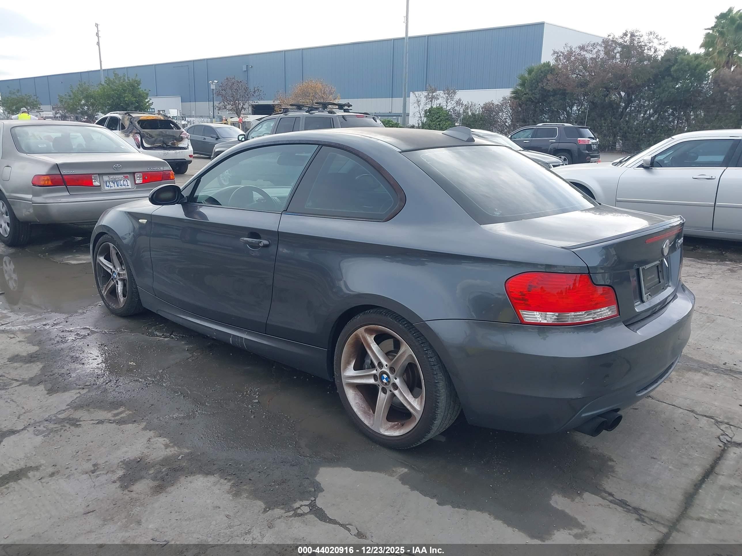 BMW 135I image 3