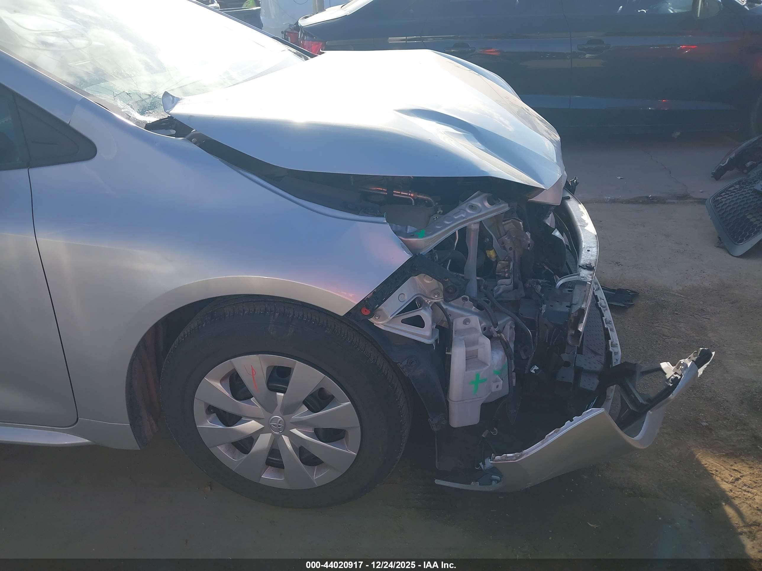 TOYOTA COROLLA image 6