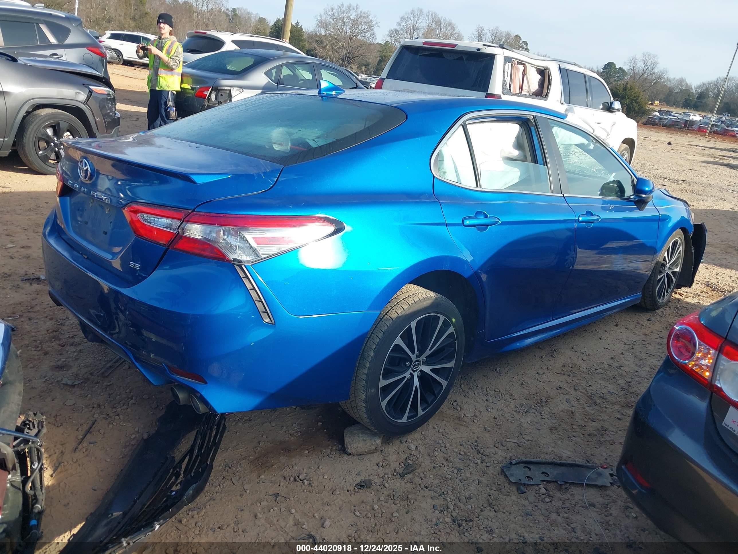 TOYOTA CAMRY image 4