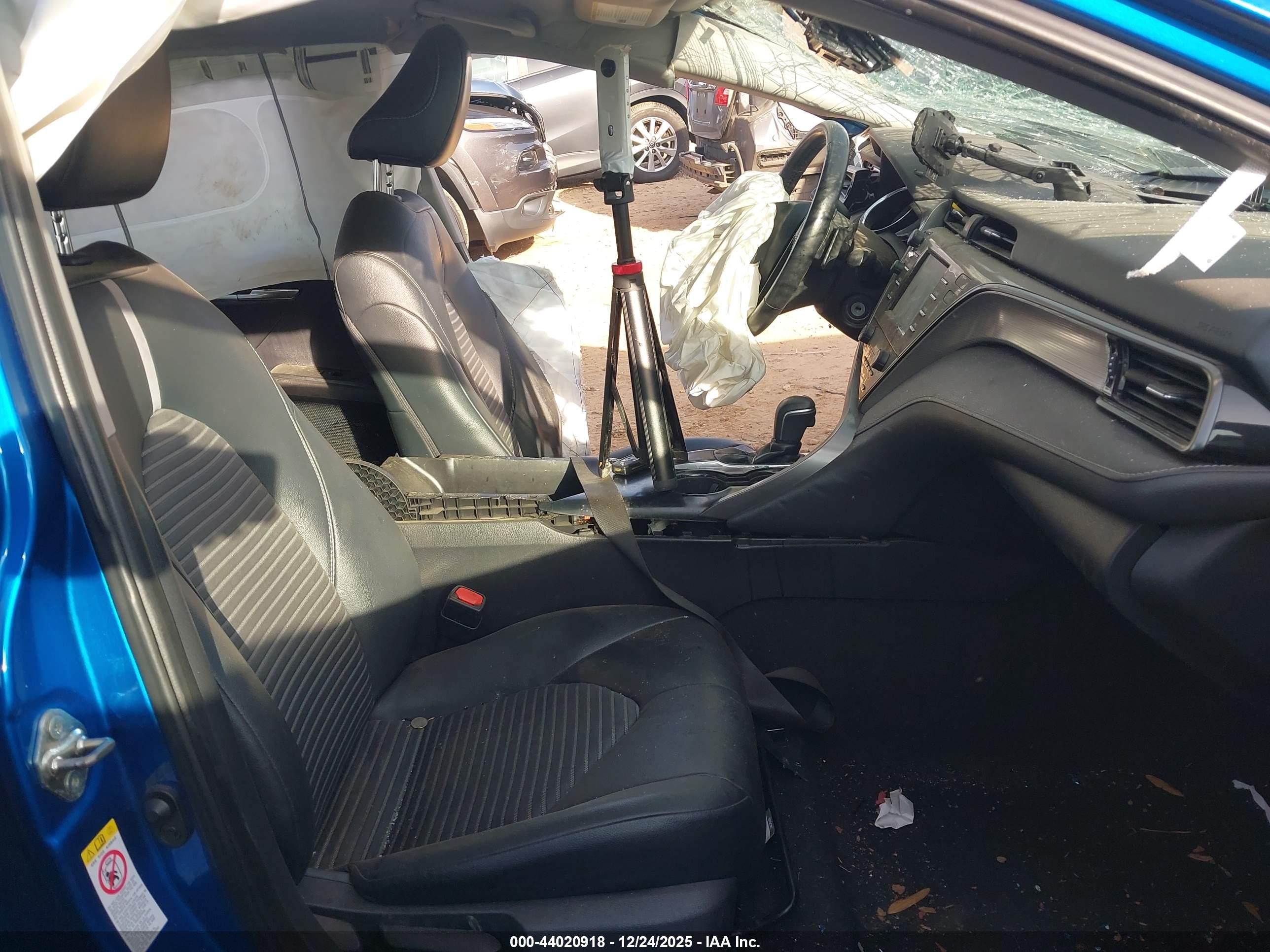 TOYOTA CAMRY image 5