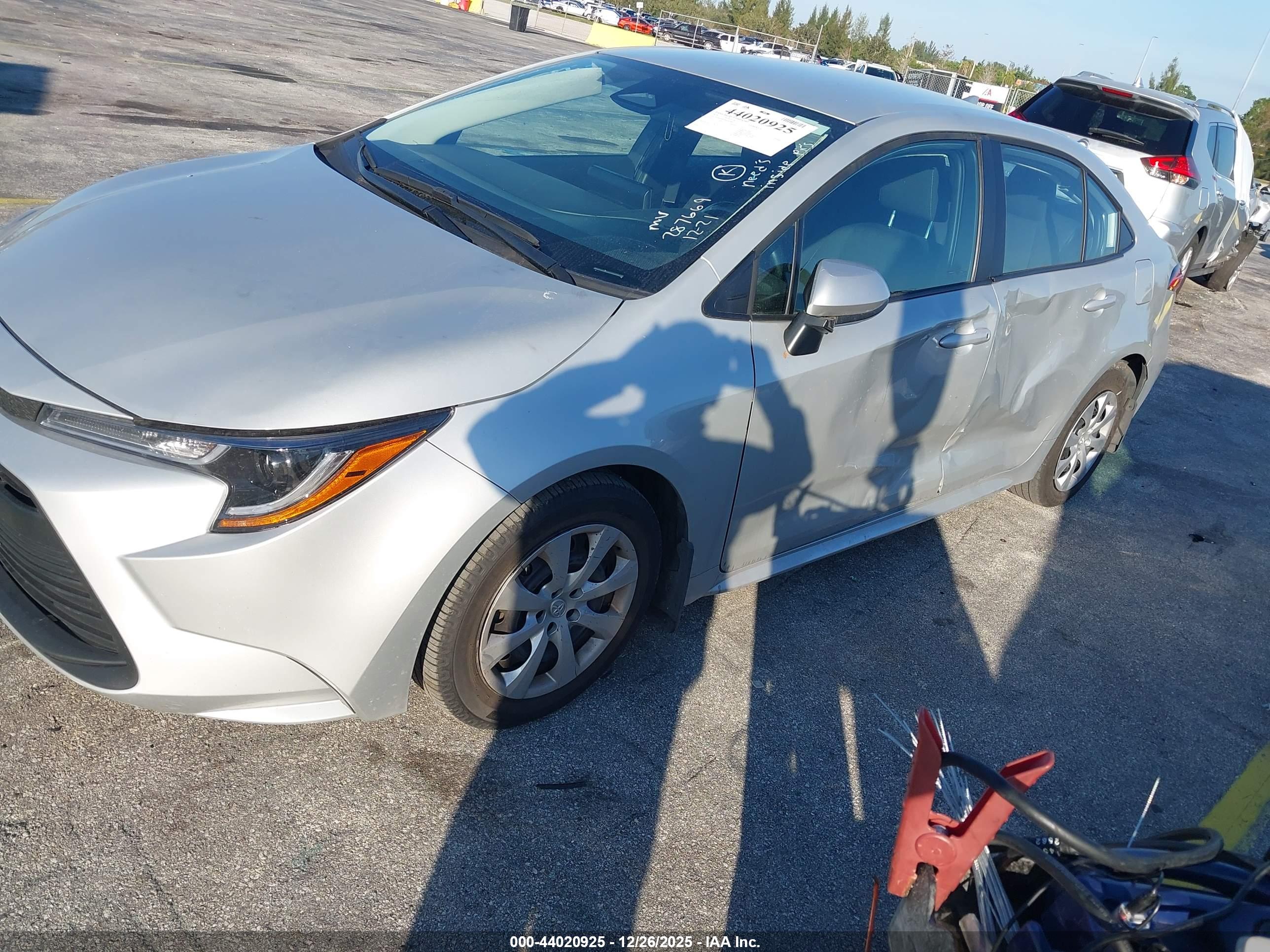 TOYOTA COROLLA image 2