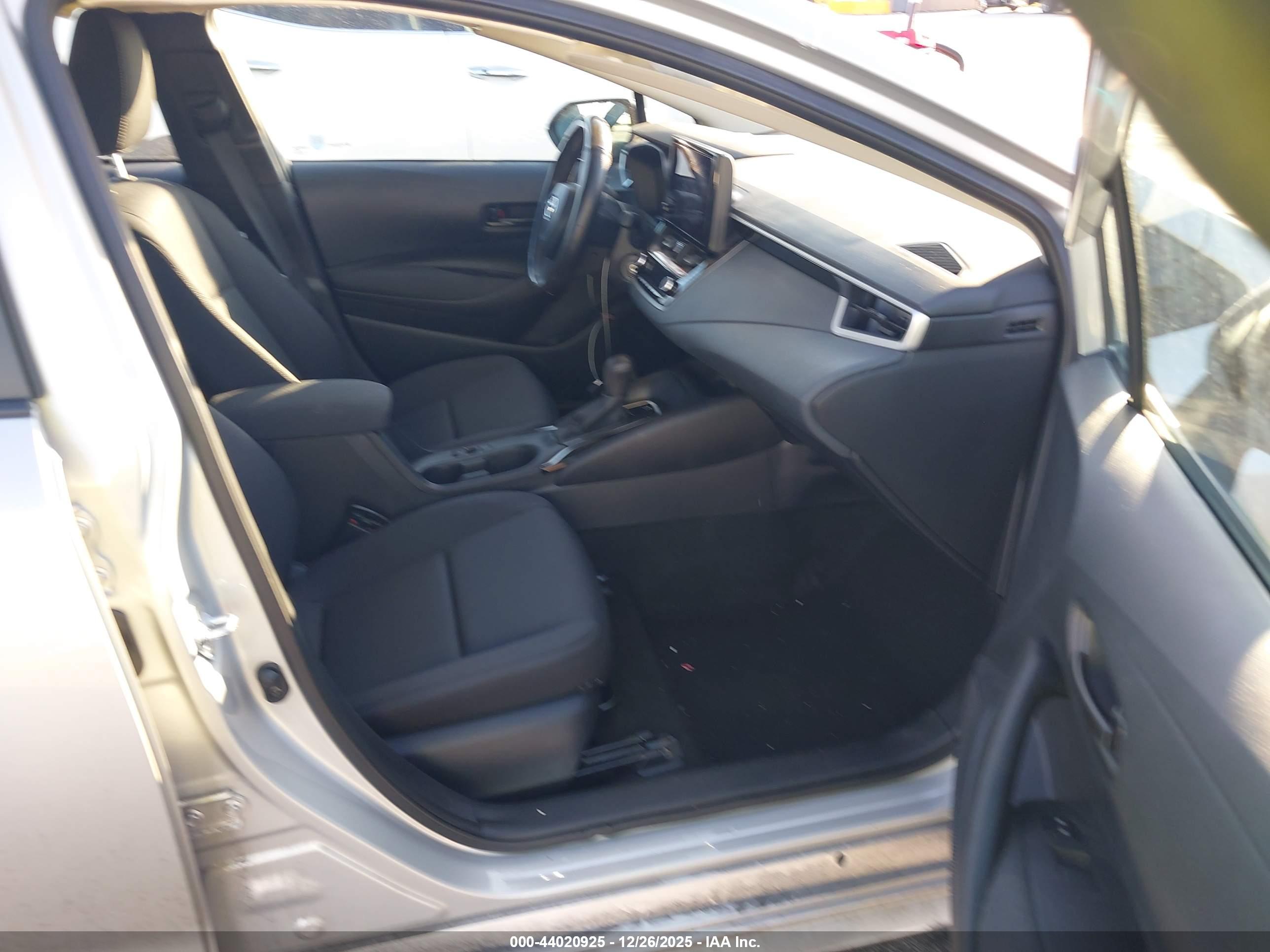 TOYOTA COROLLA image 5