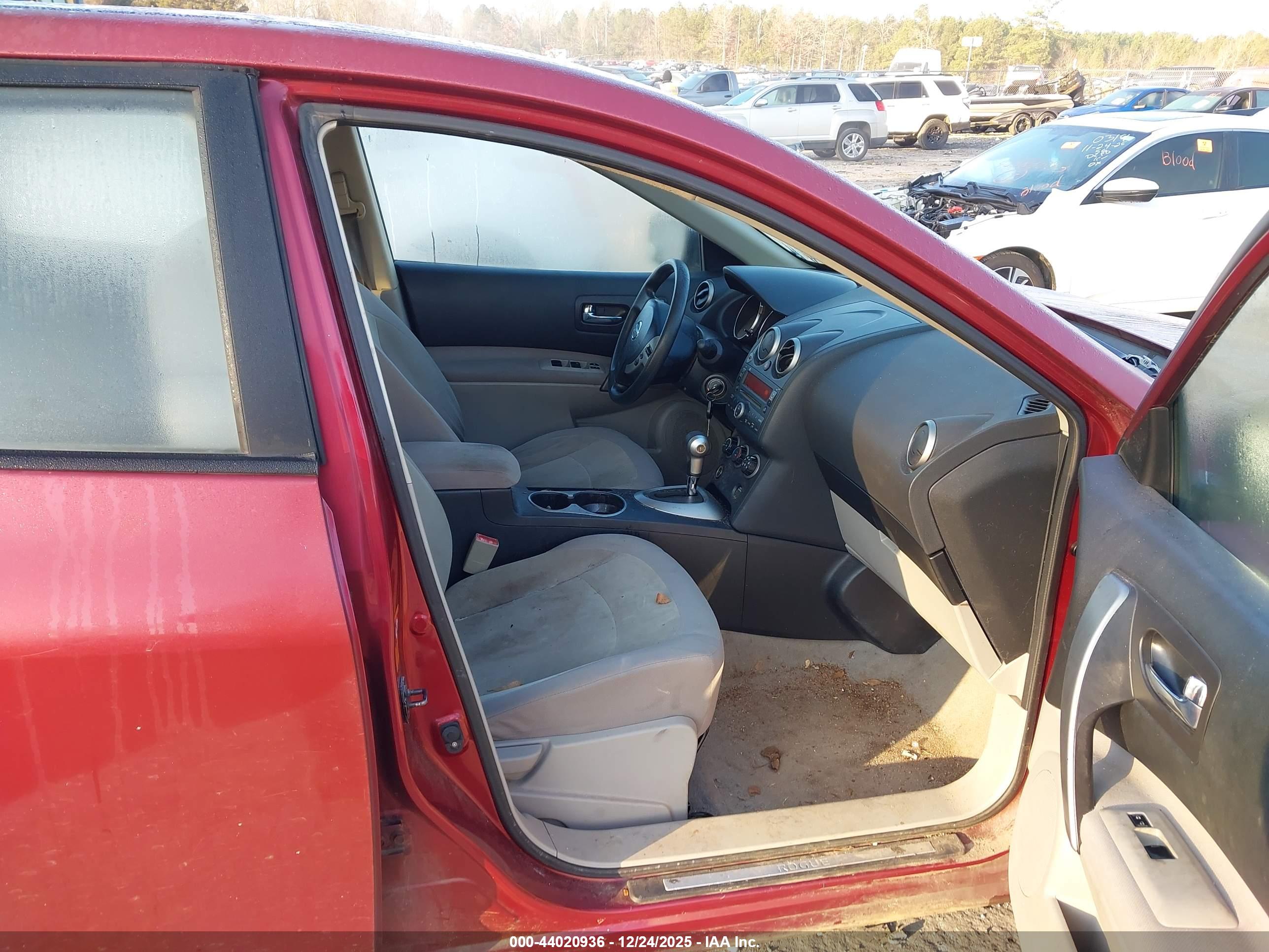 NISSAN ROGUE image 5