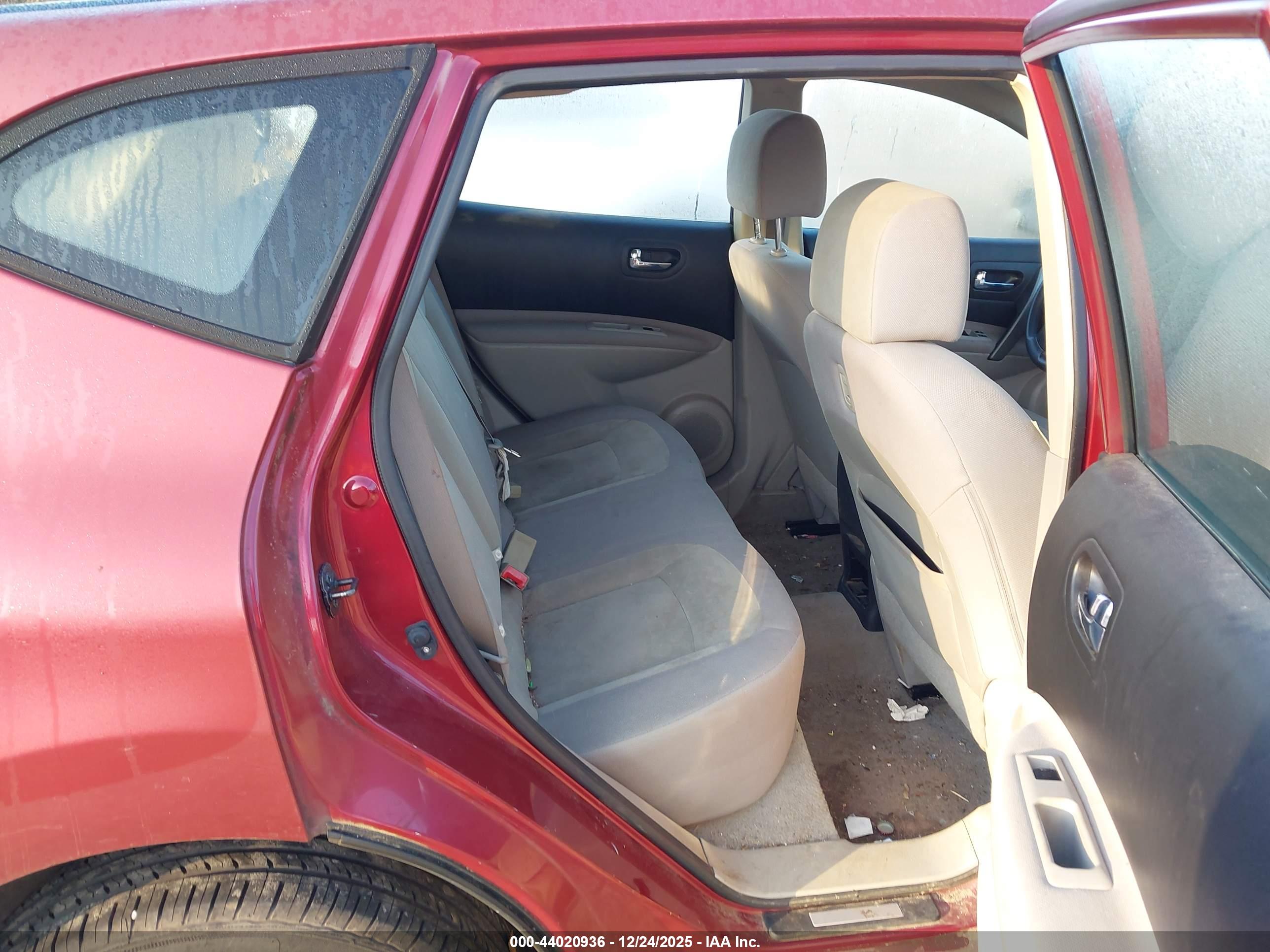 NISSAN ROGUE image 8
