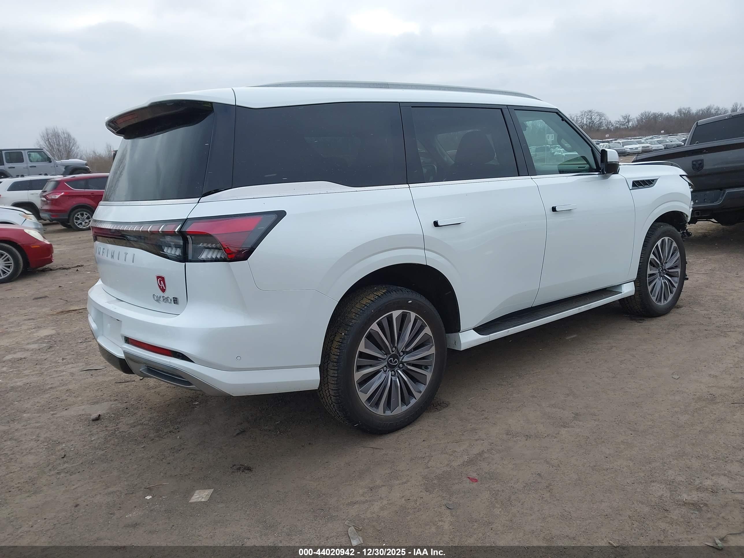 INFINITI QX80 image 4