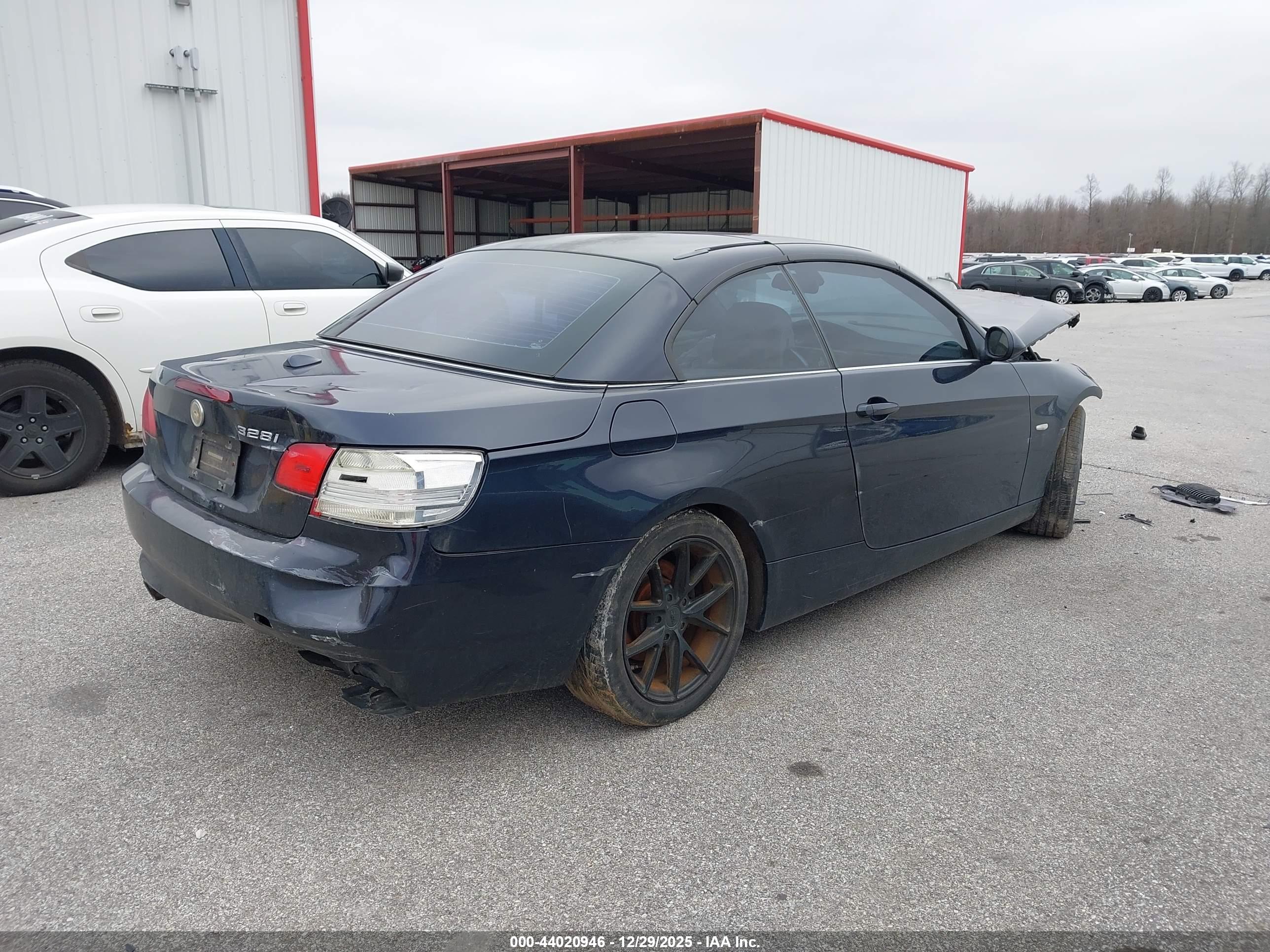 BMW 328I image 4