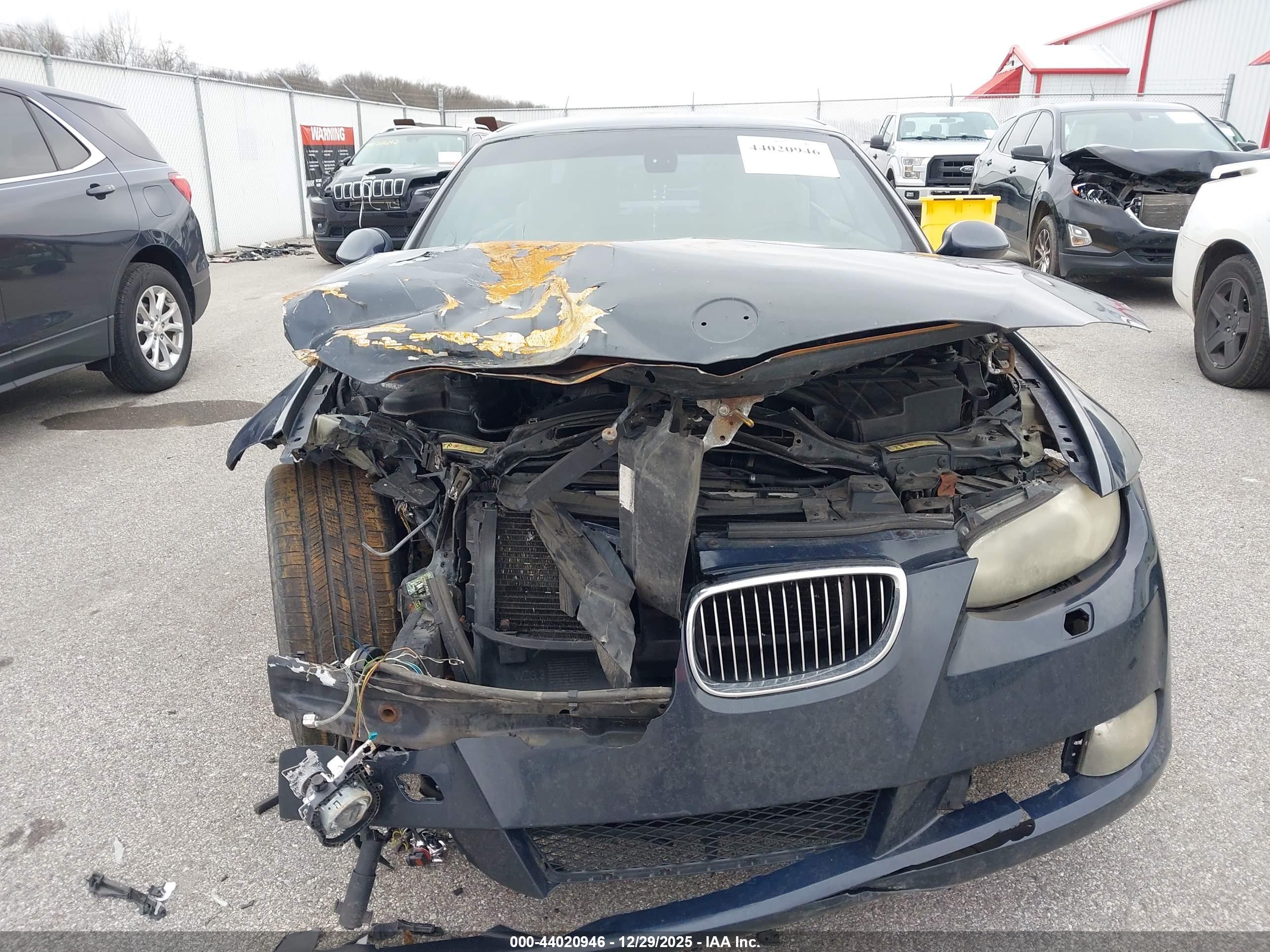 BMW 328I image 6