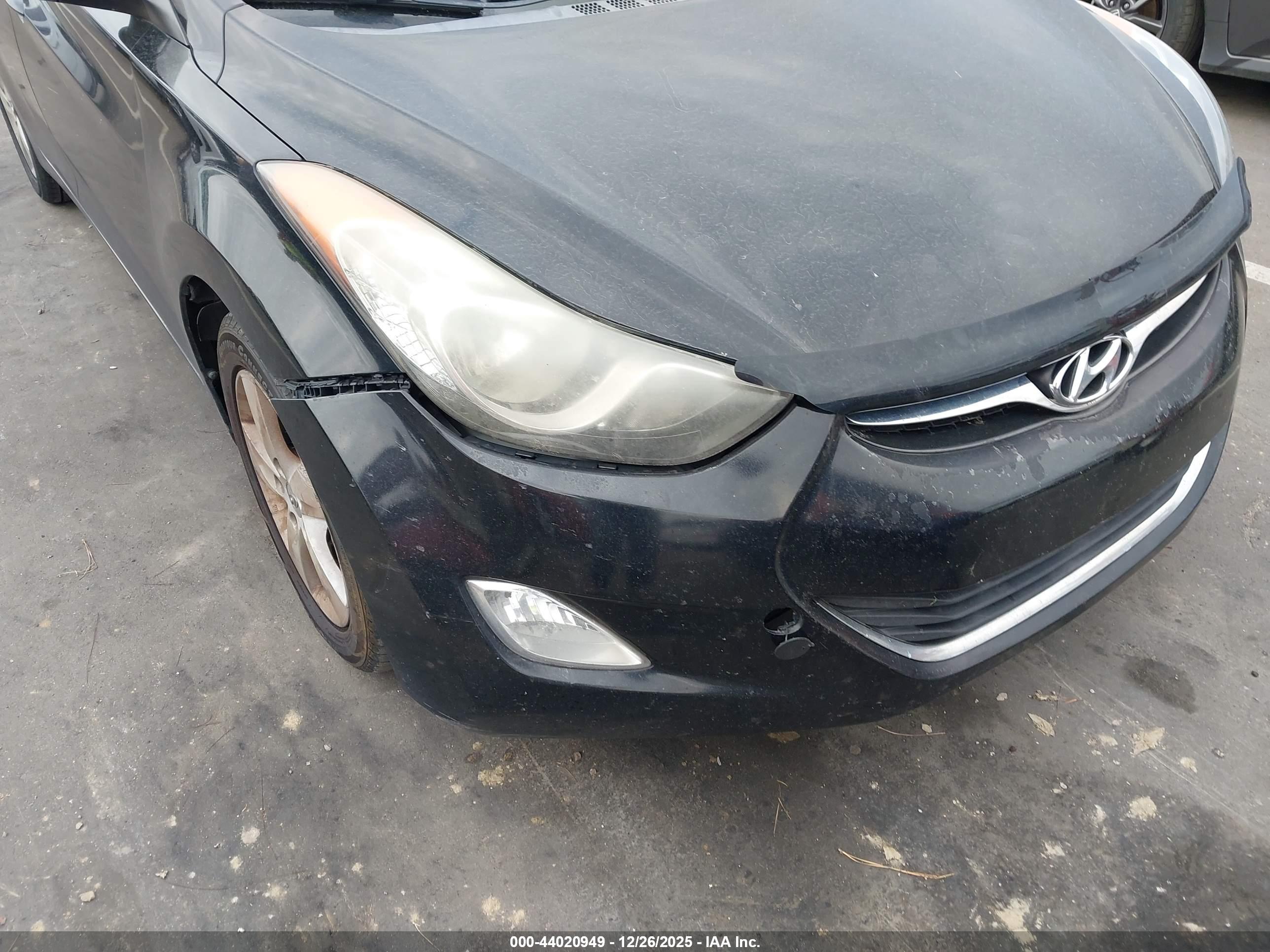 HYUNDAI ELANTRA image 6