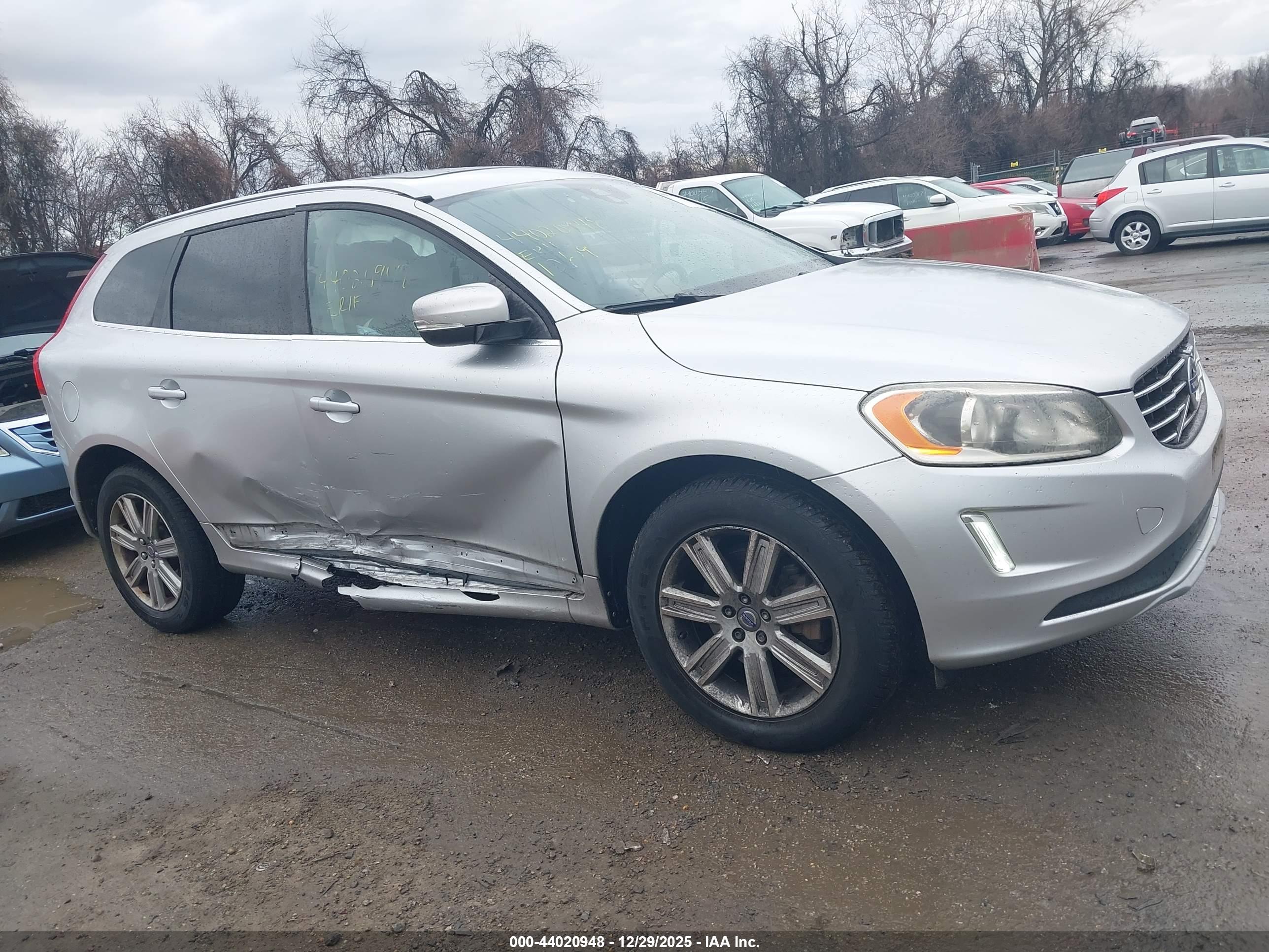 VOLVO XC60 image 6