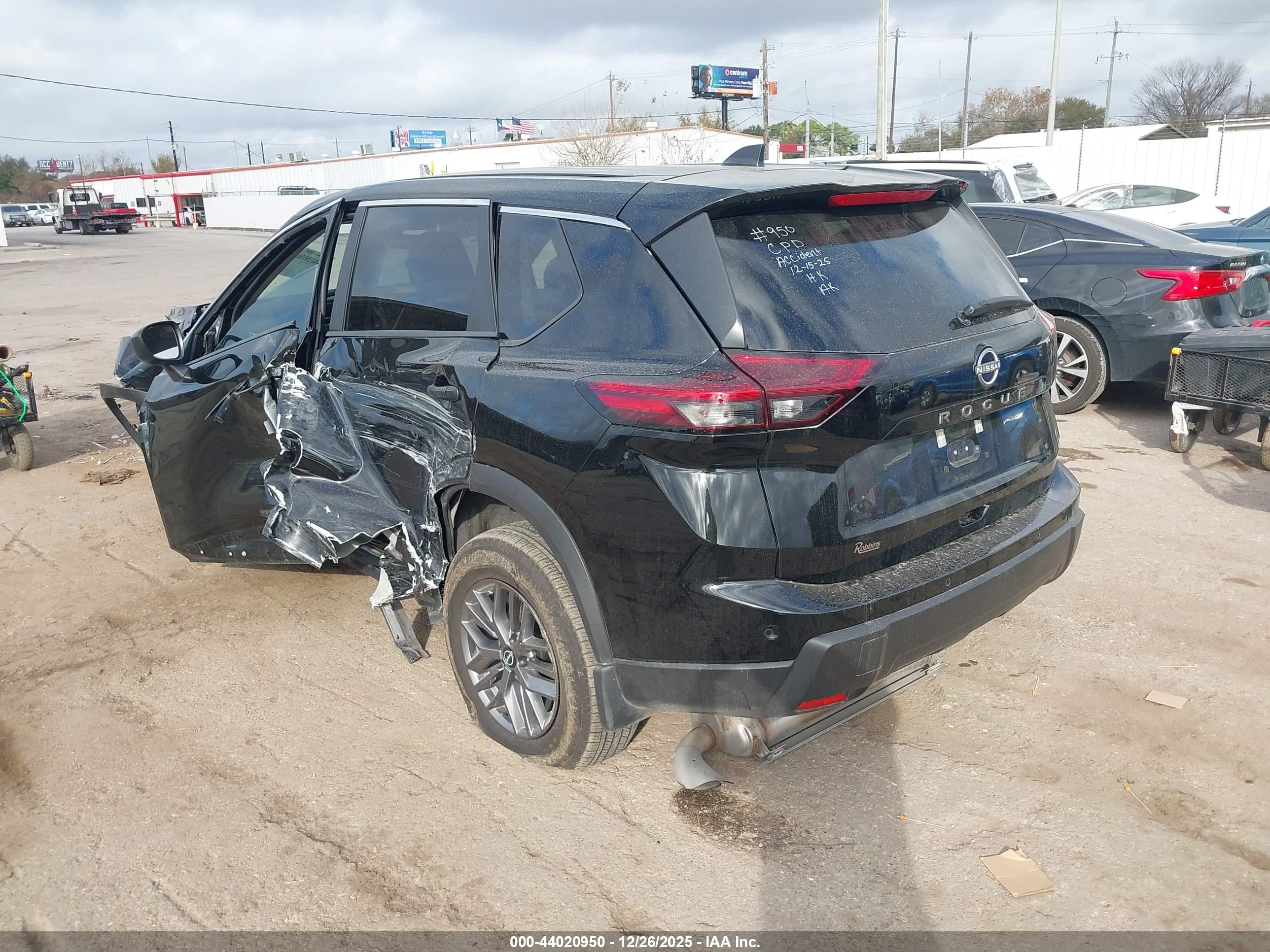 NISSAN ROGUE image 3