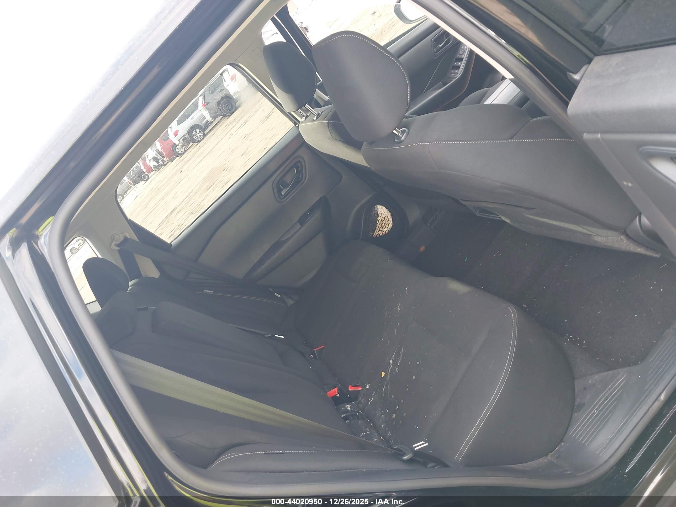 NISSAN ROGUE image 8