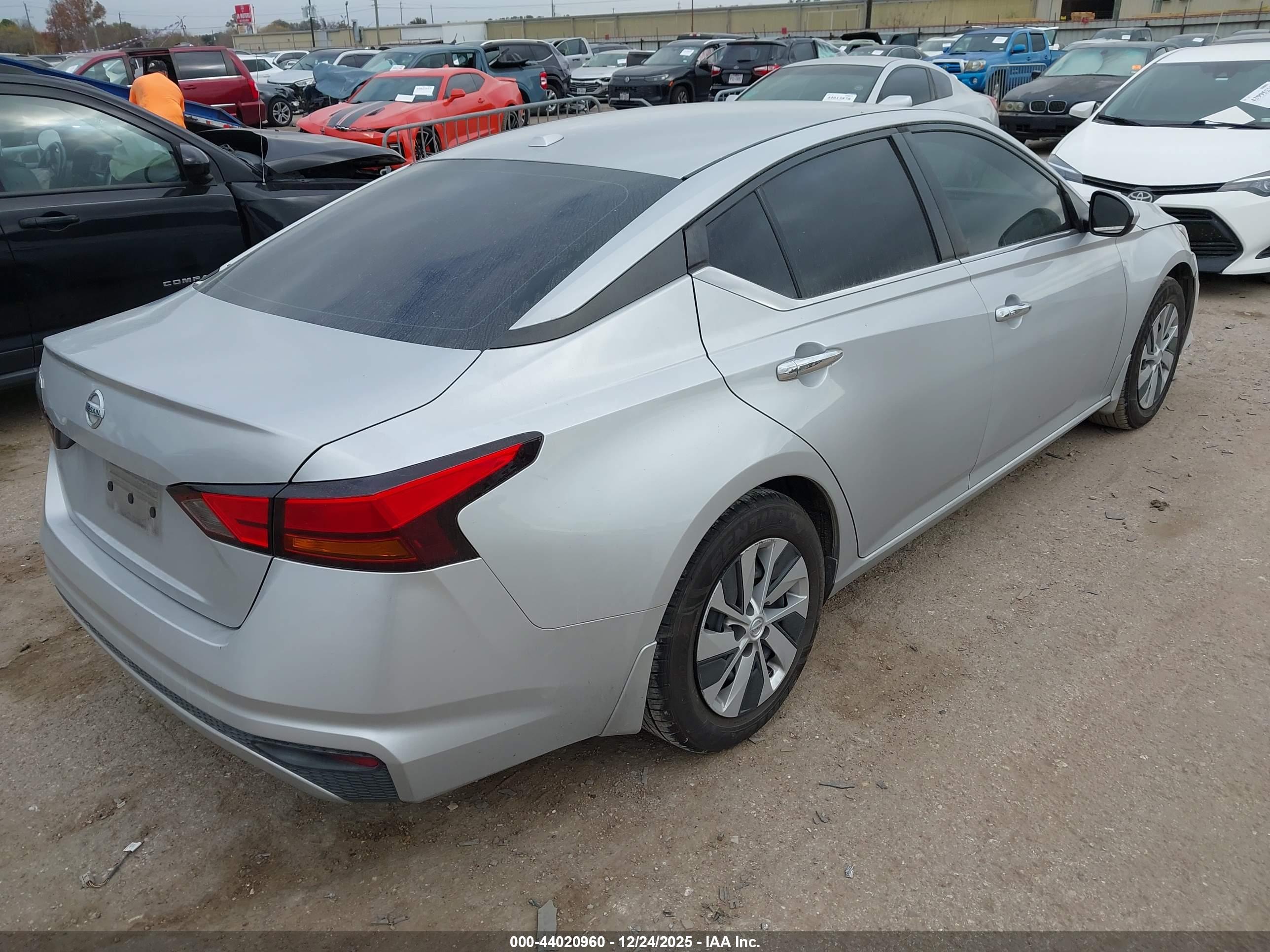NISSAN ALTIMA image 4