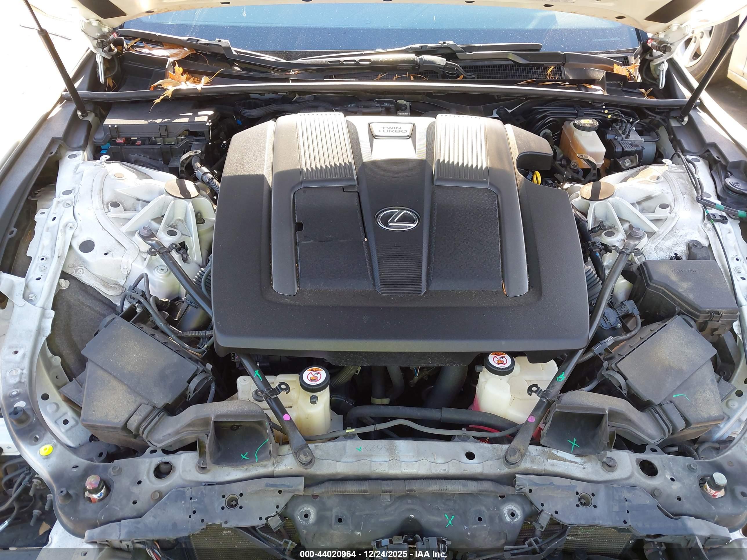 LEXUS LS image 10