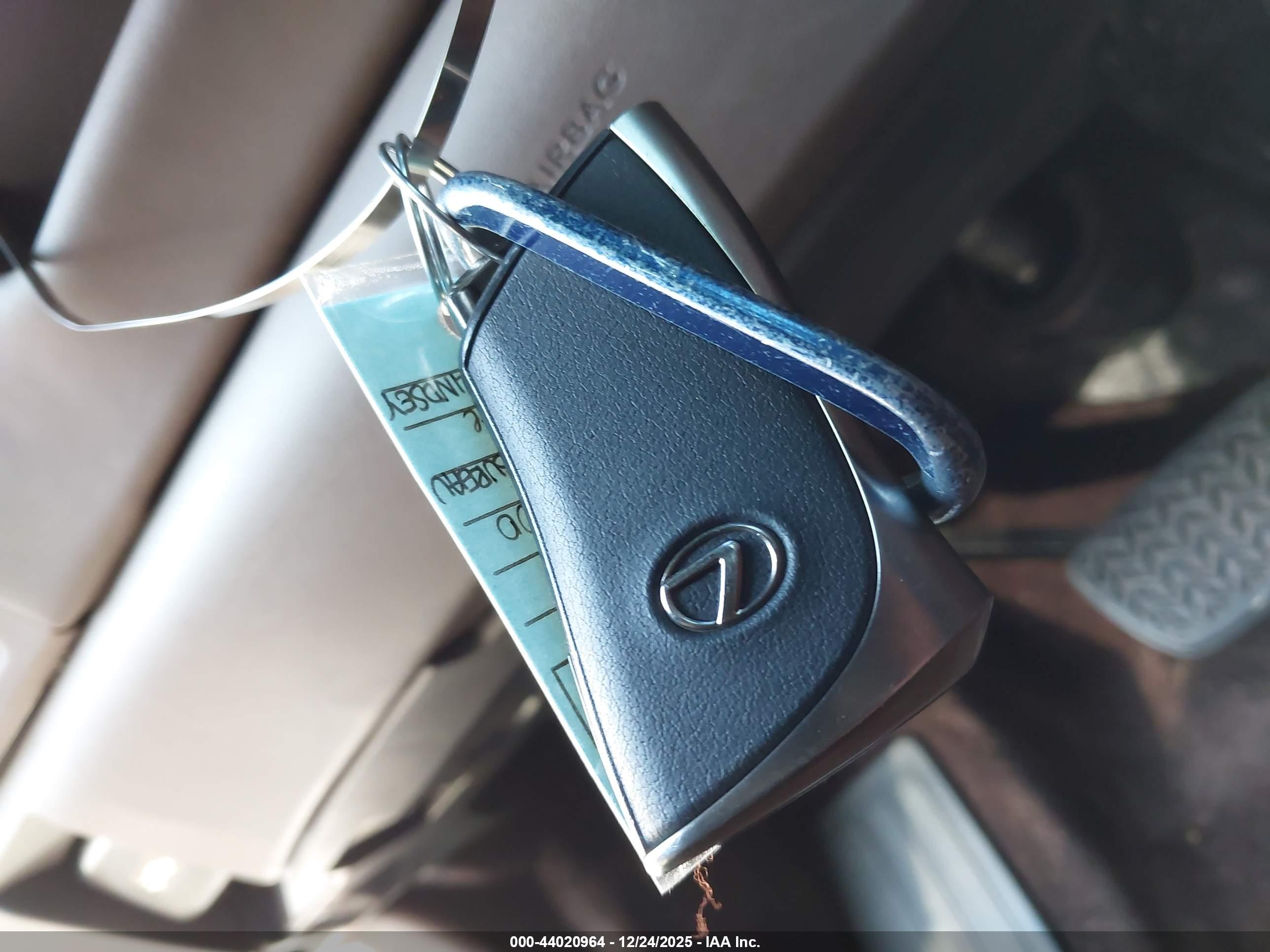 LEXUS LS image 11