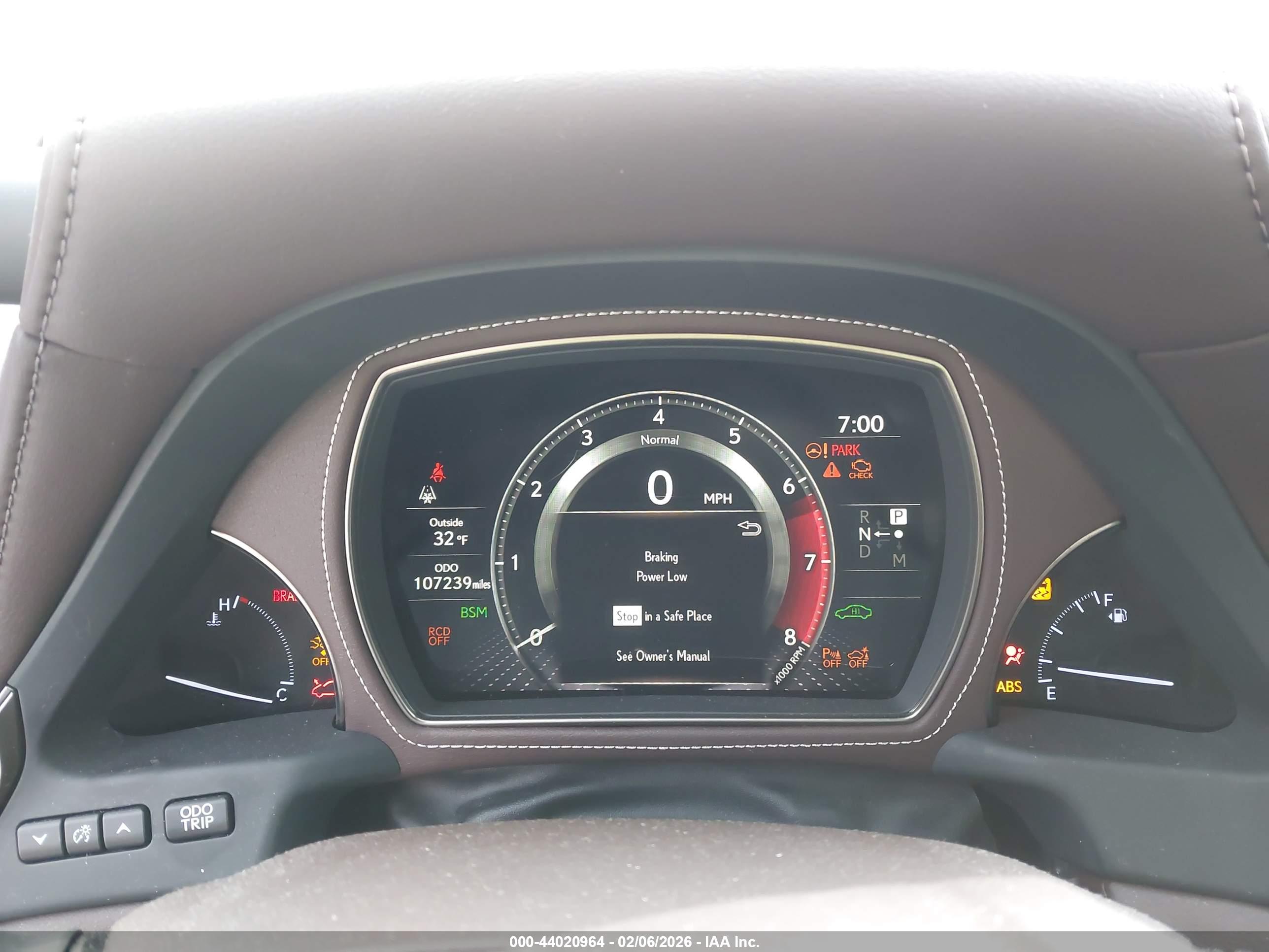 LEXUS LS image 7