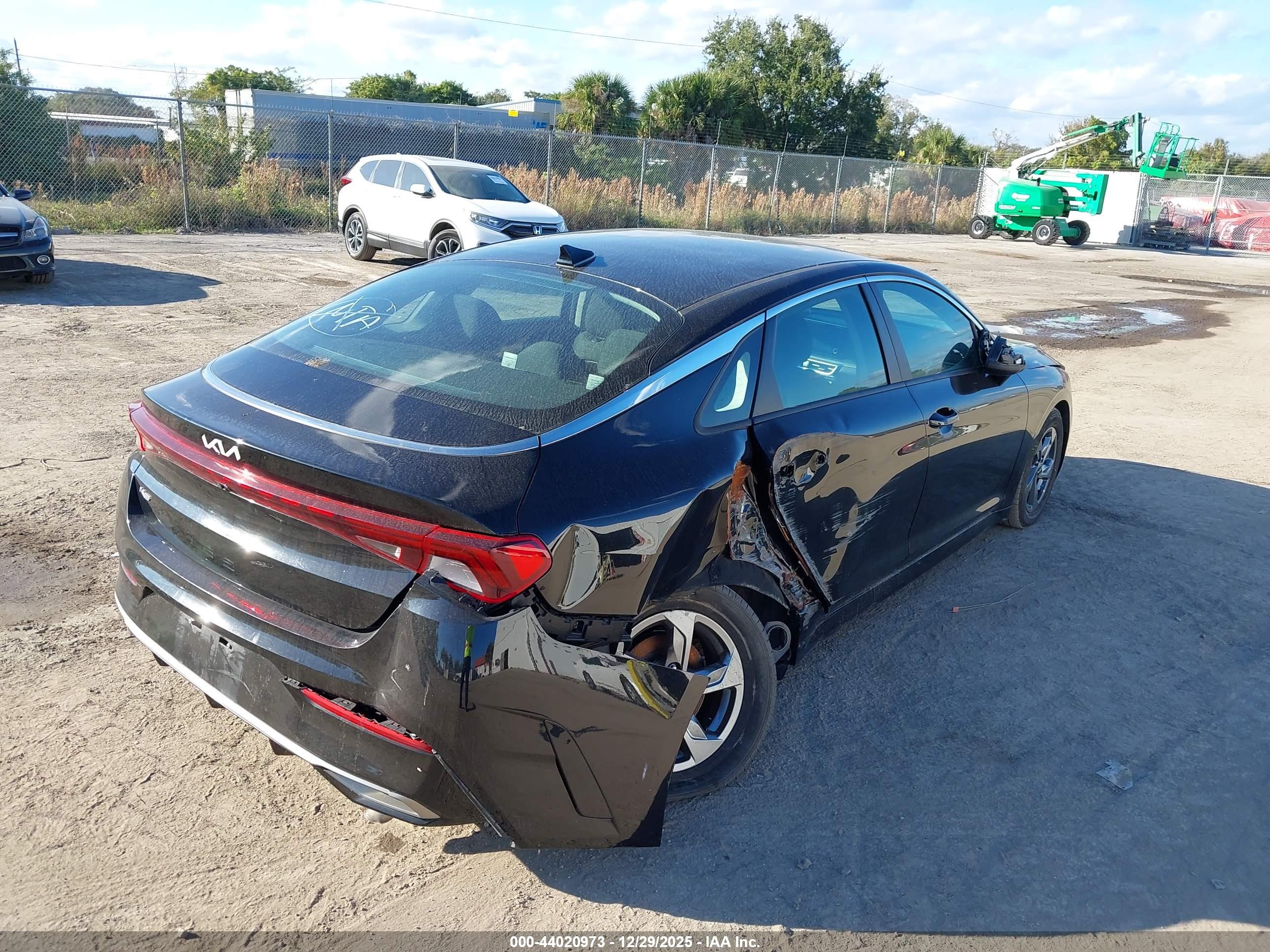 KIA K5 image 4