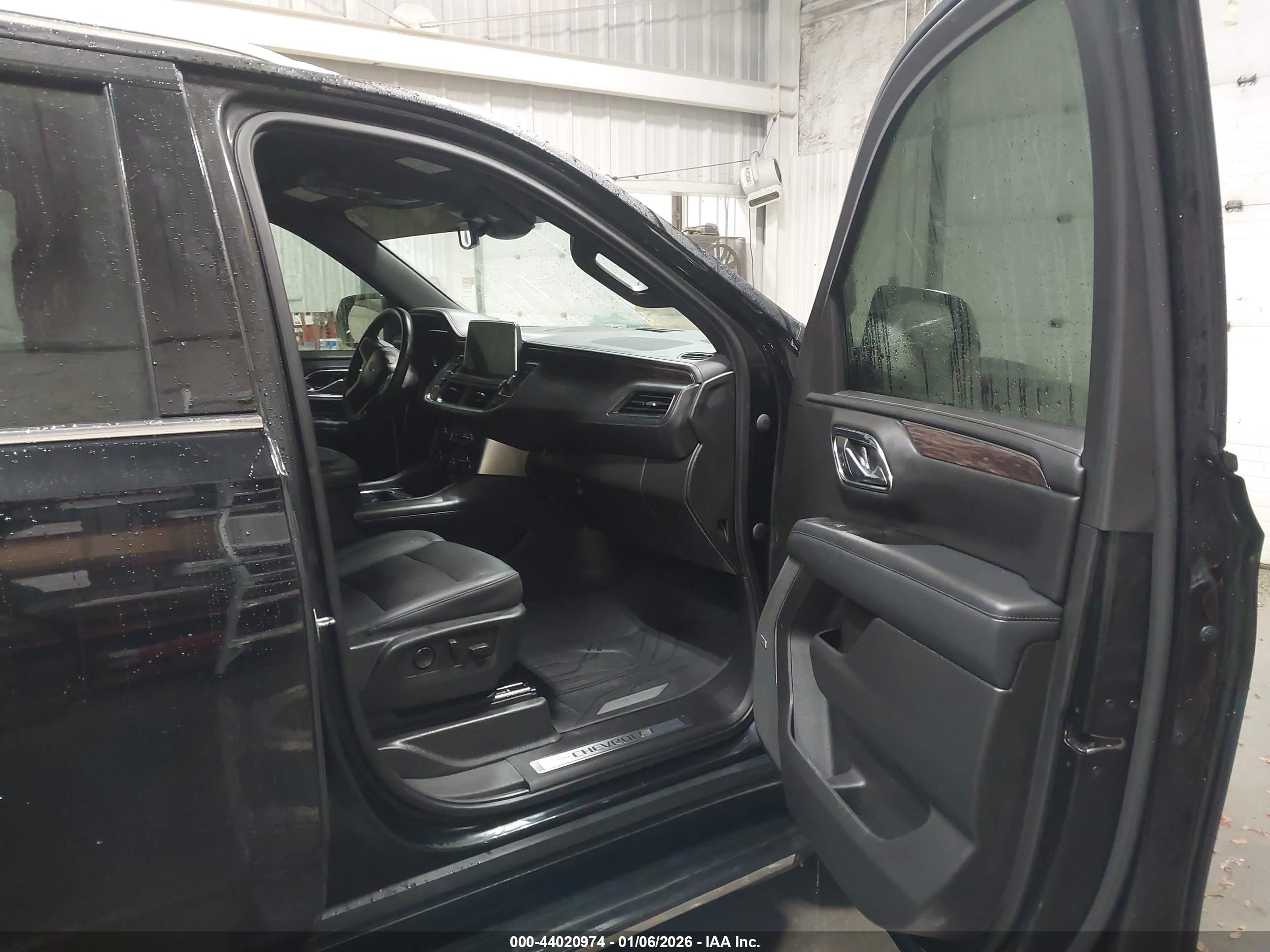 CHEVROLET TAHOE image 5